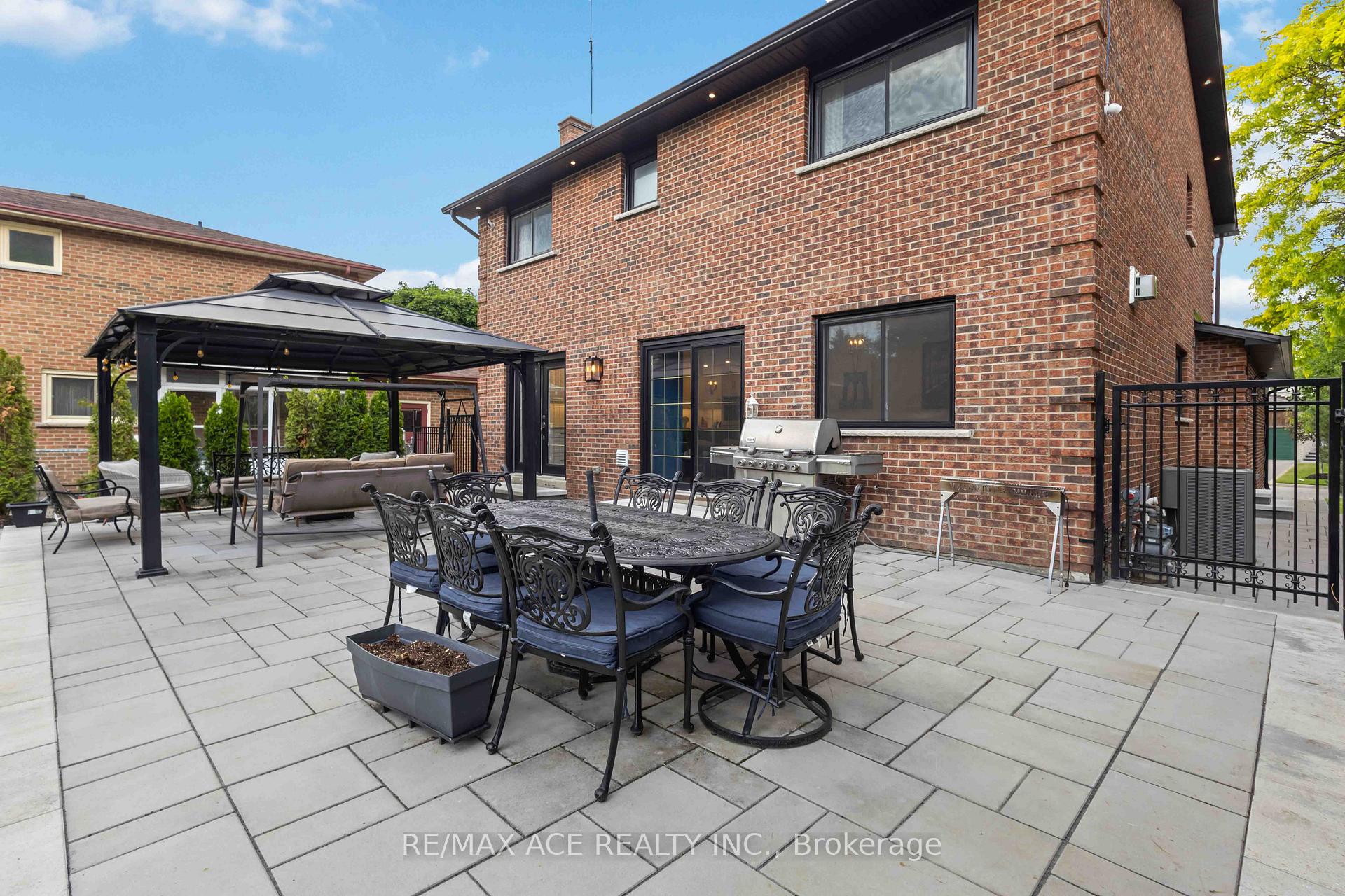 Photo 45 of 19 Barker Court, Markham, Sherwood-Amberglen — HOMEH