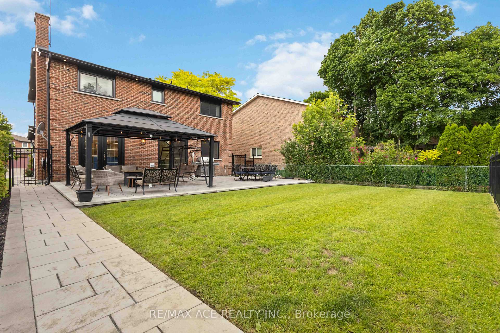 Photo 46 of 19 Barker Court, Markham, Sherwood-Amberglen — HOMEH