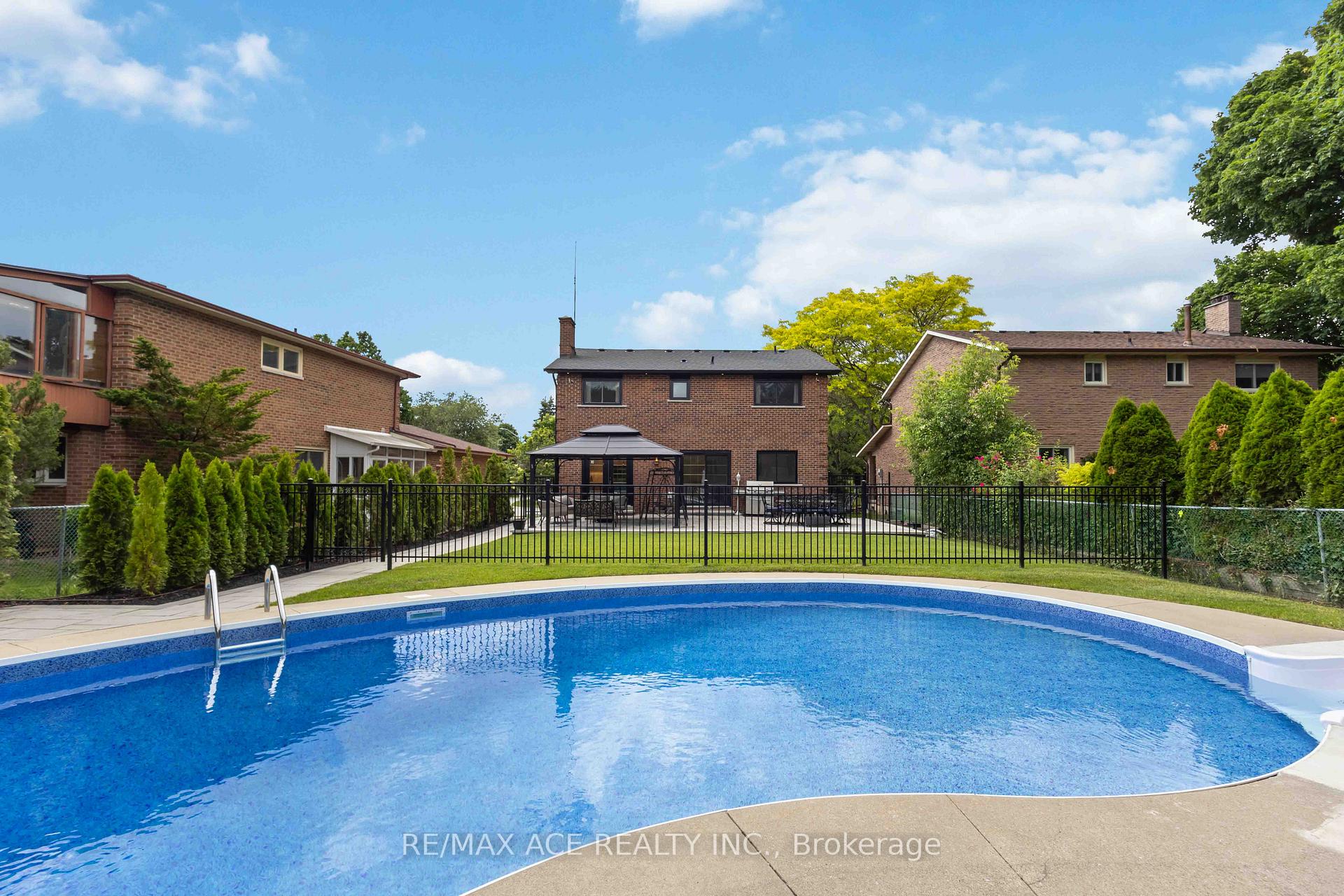 Photo 50 of 19 Barker Court, Markham, Sherwood-Amberglen — HOMEH