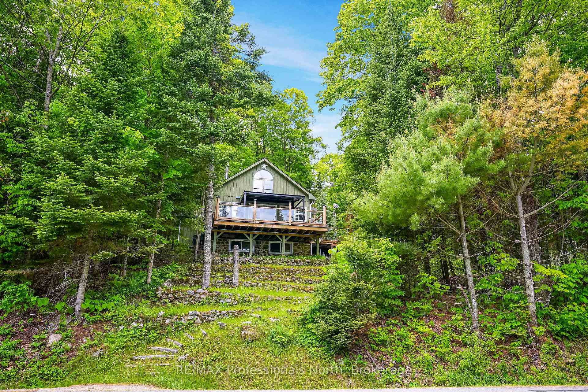 Photo of 1214 Kashagawigamog Lake Road