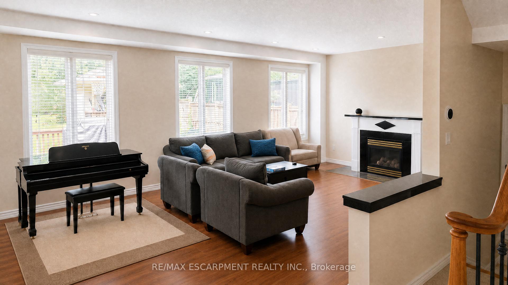Photo 4 of 349 Braithwaite Avenue, Hamilton, Ancaster — HOMEH