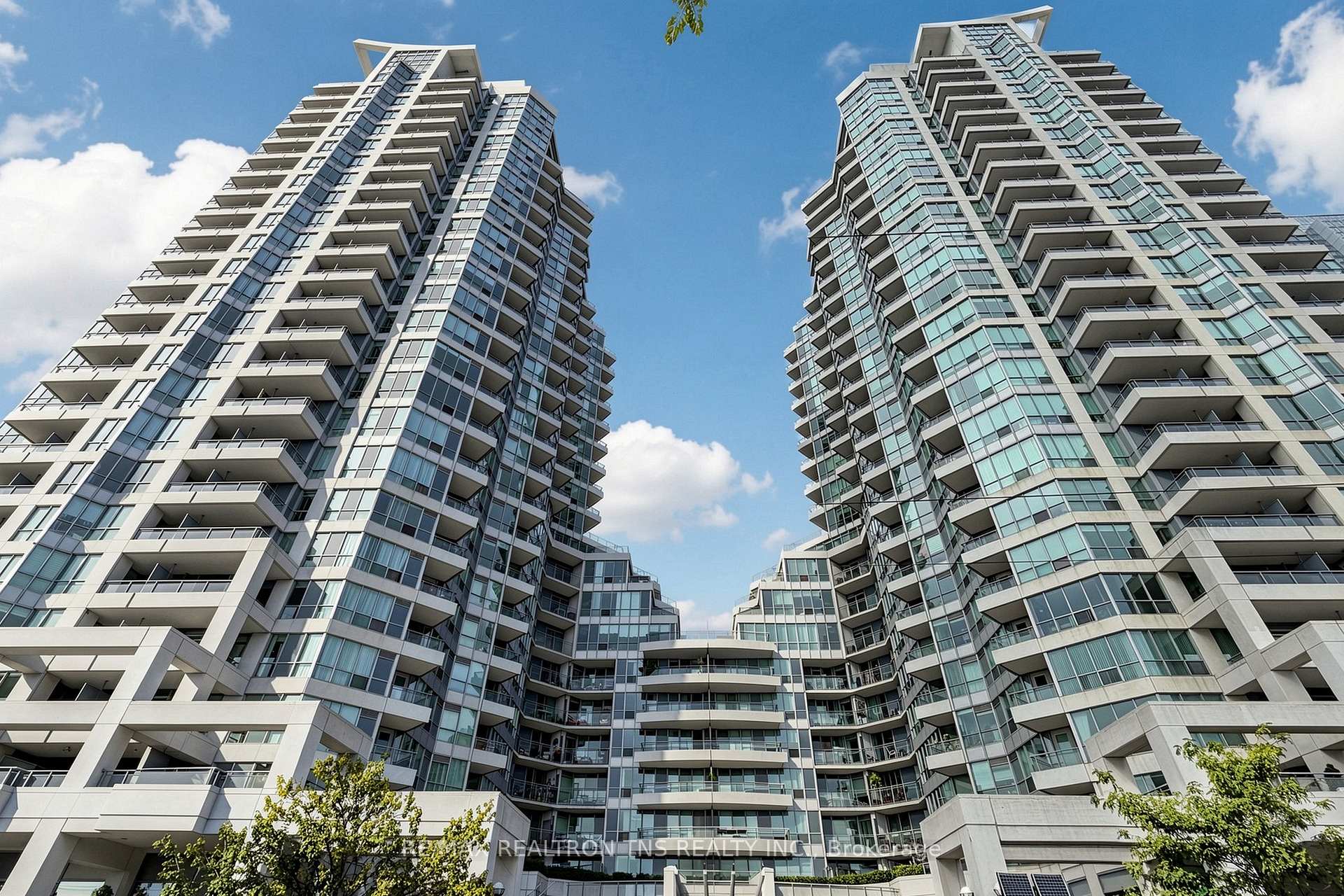 Photo 4 of Unit 1501, 228 Queens Quay W, Toronto, Waterfront Communities — HOMEH