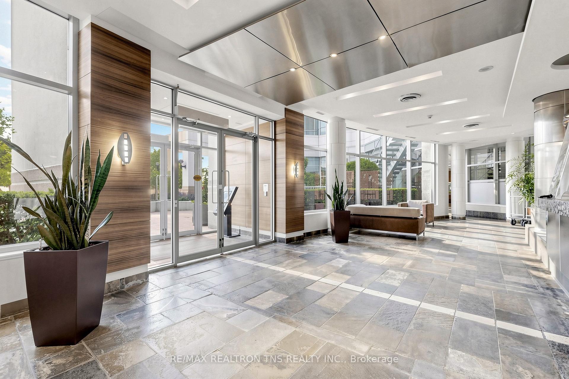Photo 6 of Unit 1501, 228 Queens Quay W, Toronto, Waterfront Communities — HOMEH