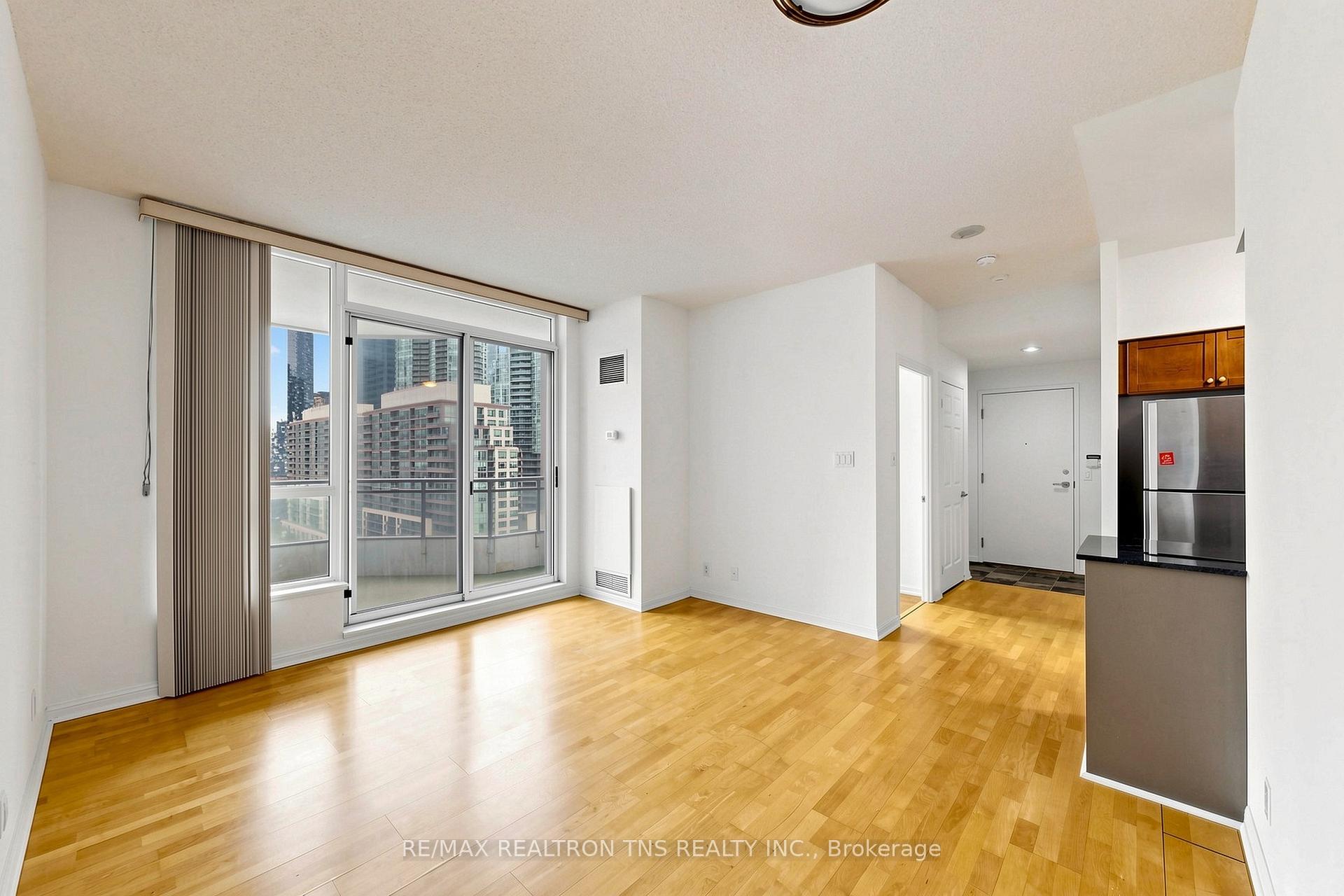 Photo 11 of Unit 1501, 228 Queens Quay W, Toronto, Waterfront Communities — HOMEH