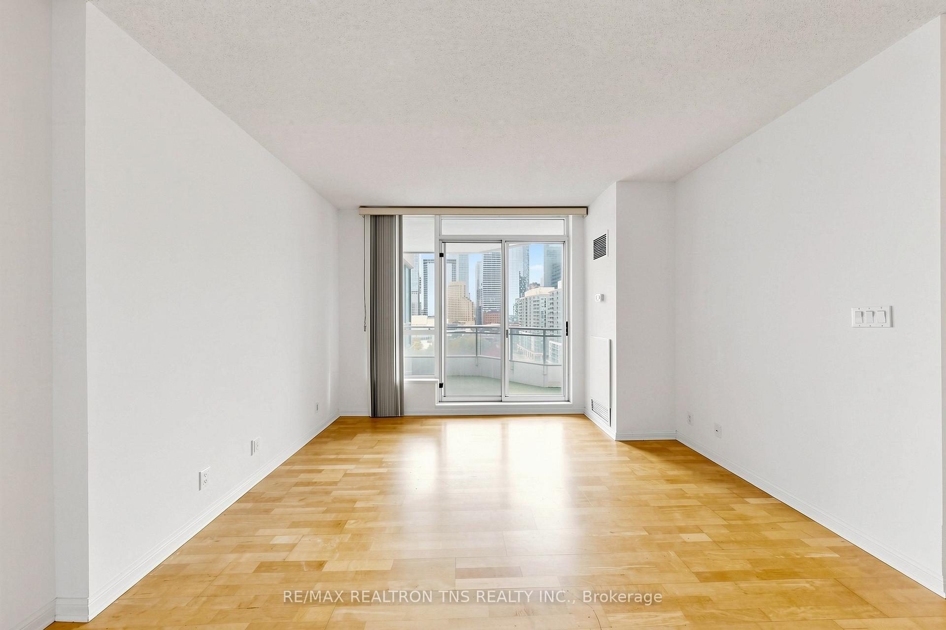 Photo 12 of Unit 1501, 228 Queens Quay W, Toronto, Waterfront Communities — HOMEH