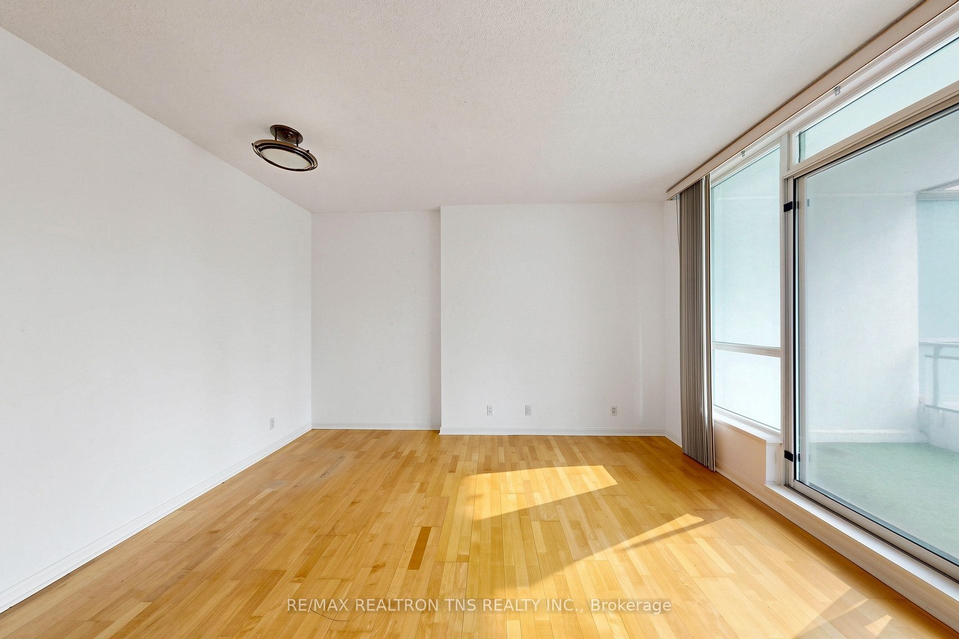 Photo 14 of Unit 1501, 228 Queens Quay W, Toronto, Waterfront Communities — HOMEH
