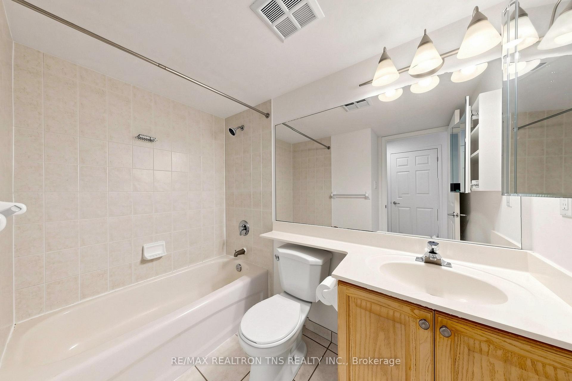 Photo 29 of Unit 1501, 228 Queens Quay W, Toronto, Waterfront Communities — HOMEH