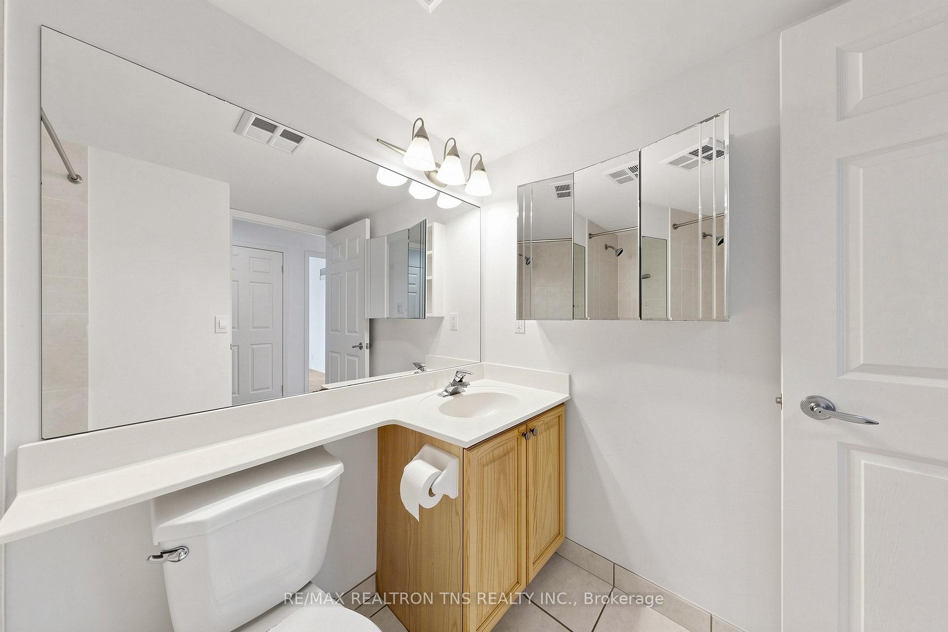 Photo 30 of Unit 1501, 228 Queens Quay W, Toronto, Waterfront Communities — HOMEH