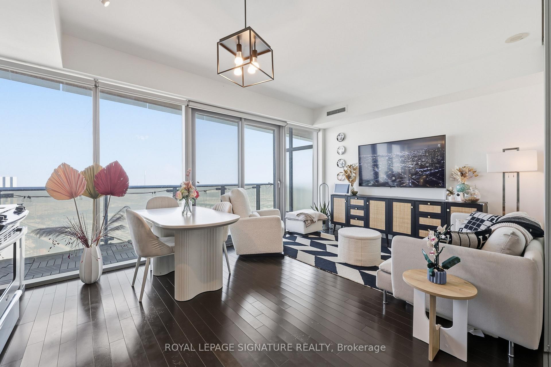Photo of Unit 2805, 390 Cherry Street