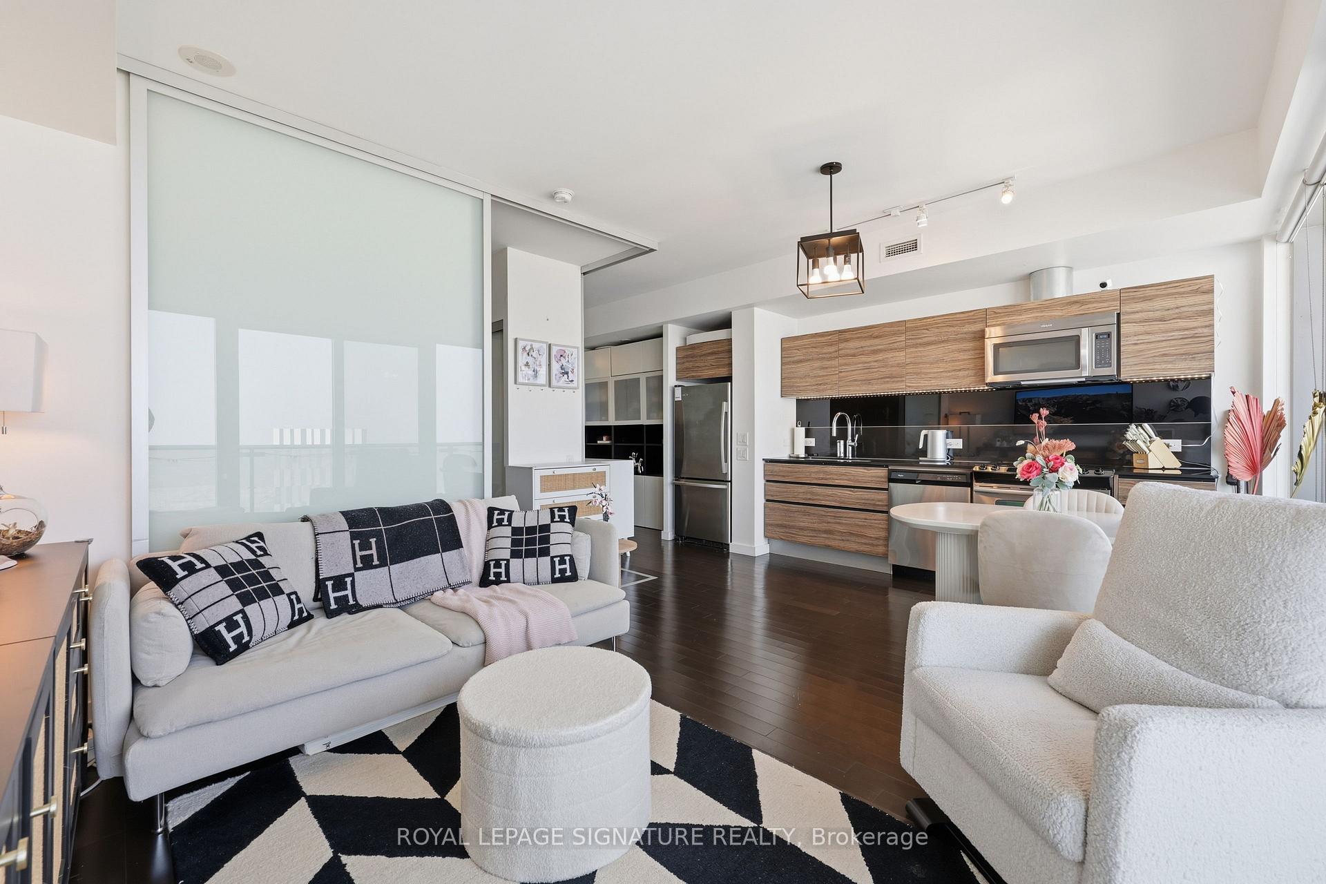 Photo 8 of Unit 2805, 390 Cherry Street, Toronto, Waterfront Communities — HOMEH