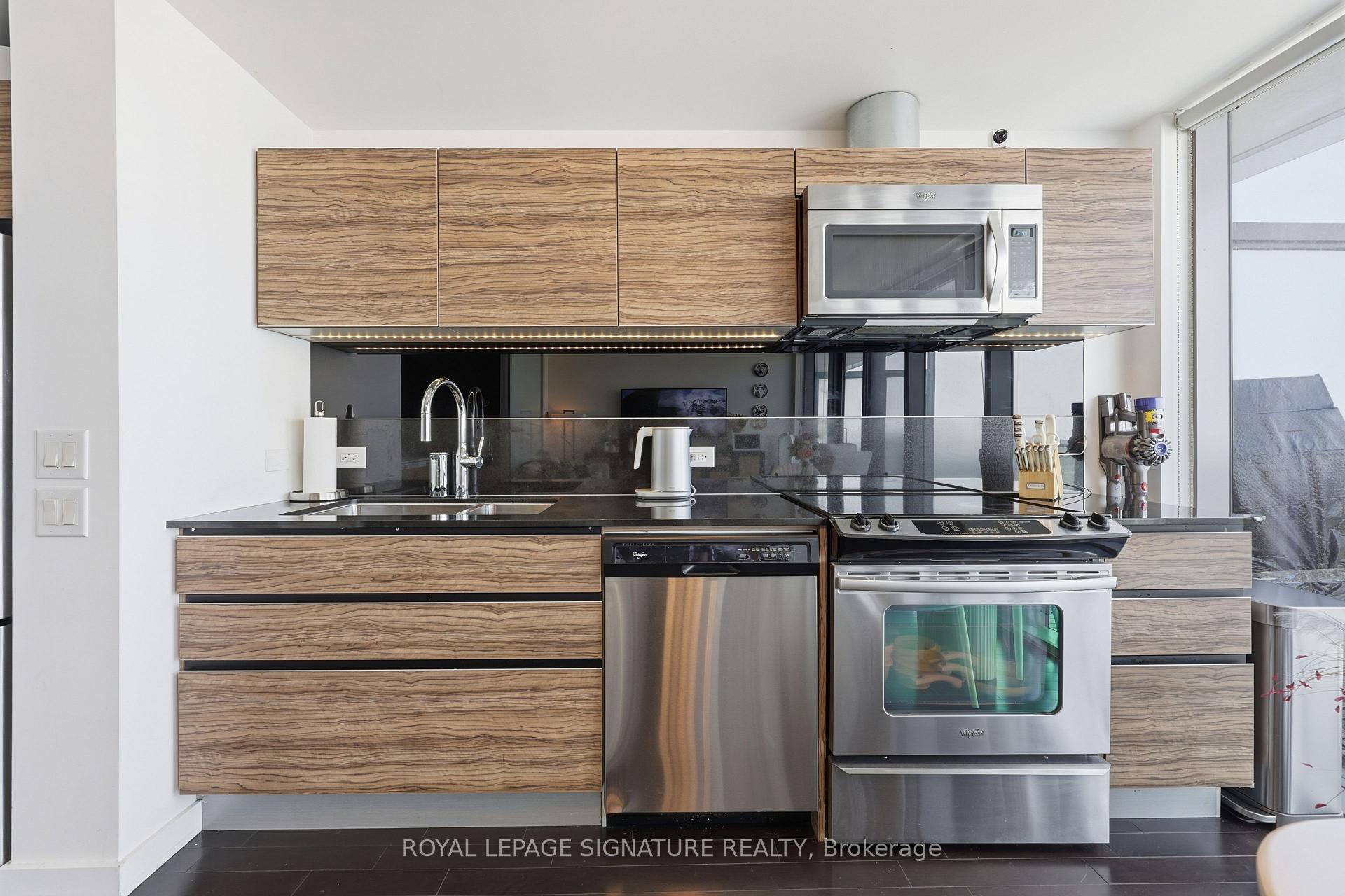 Photo 10 of Unit 2805, 390 Cherry Street, Toronto, Waterfront Communities — HOMEH