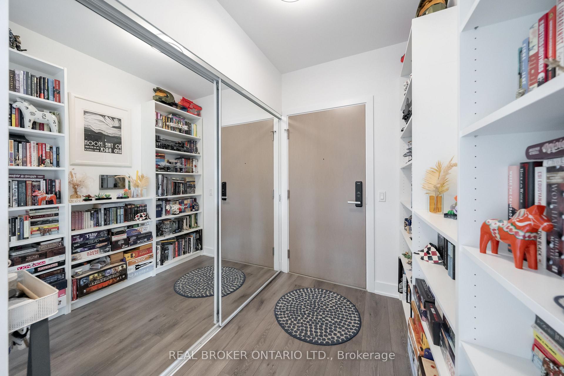 Photo 2 of Unit 2108, 575 Bloor Street E, Toronto, North St. James Town — HOMEH