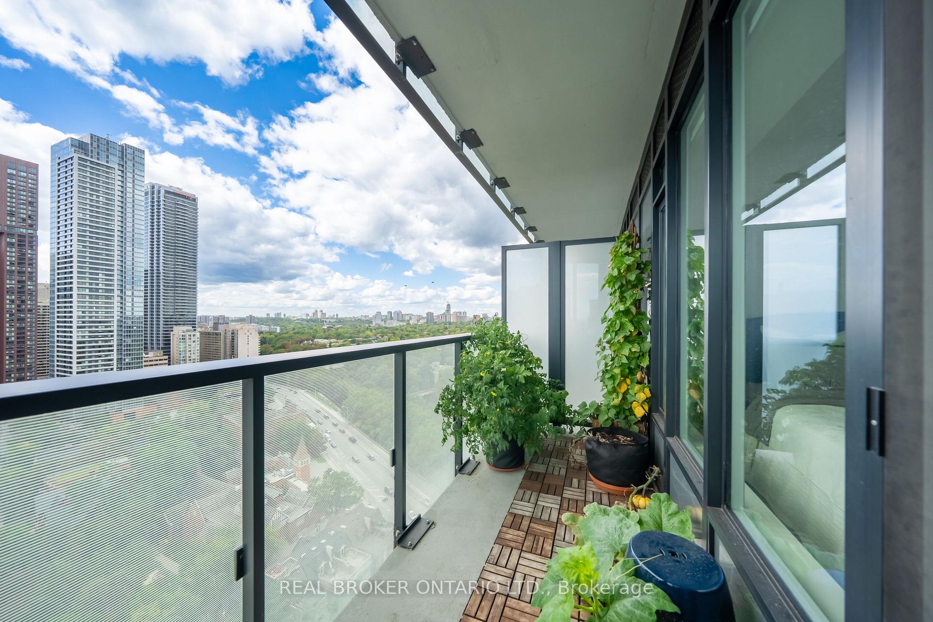 Photo 15 of Unit 2108, 575 Bloor Street E, Toronto, North St. James Town — HOMEH