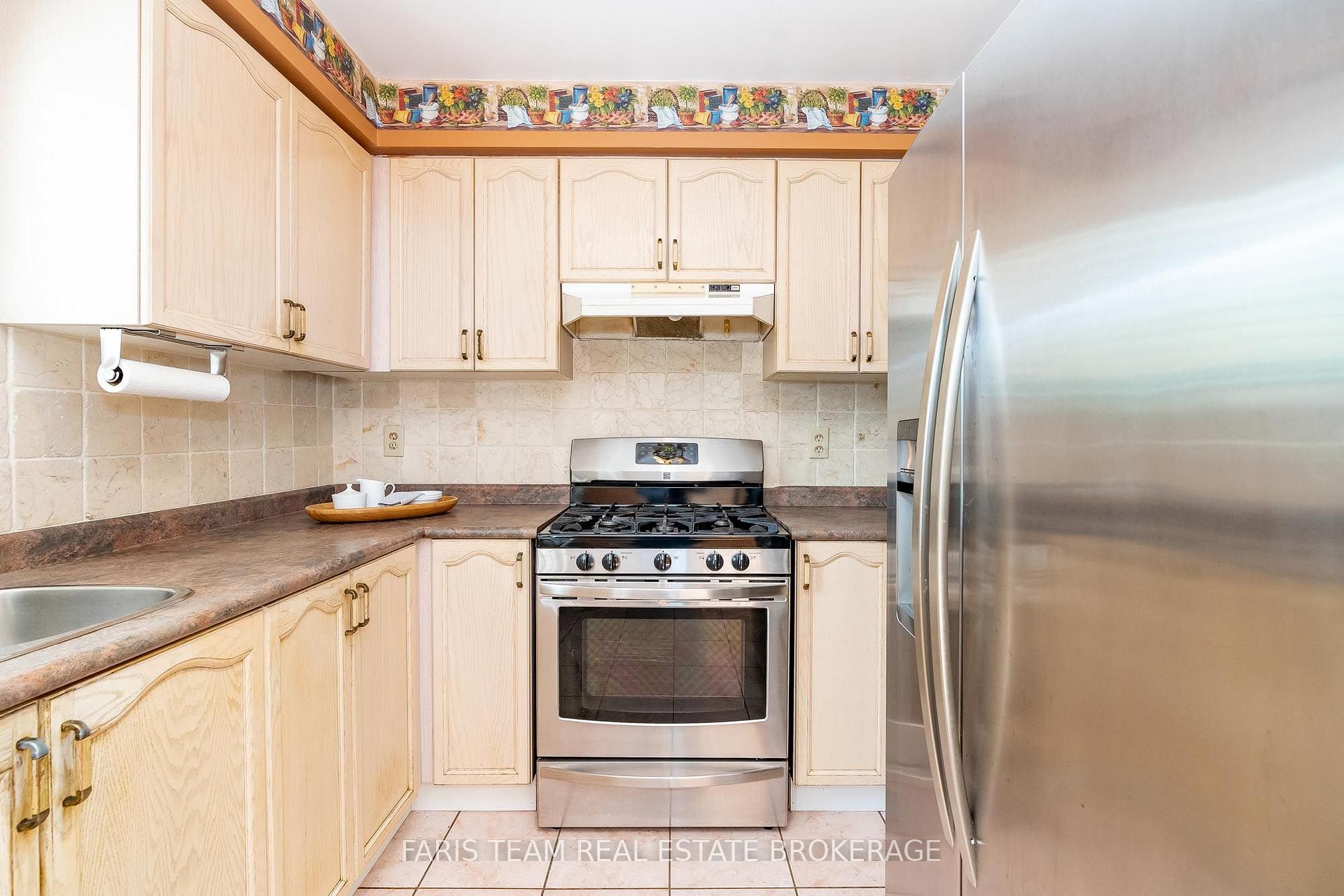 Photo 6 of 230 Mary Anne Drive, Barrie, Painswick North — HOMEH