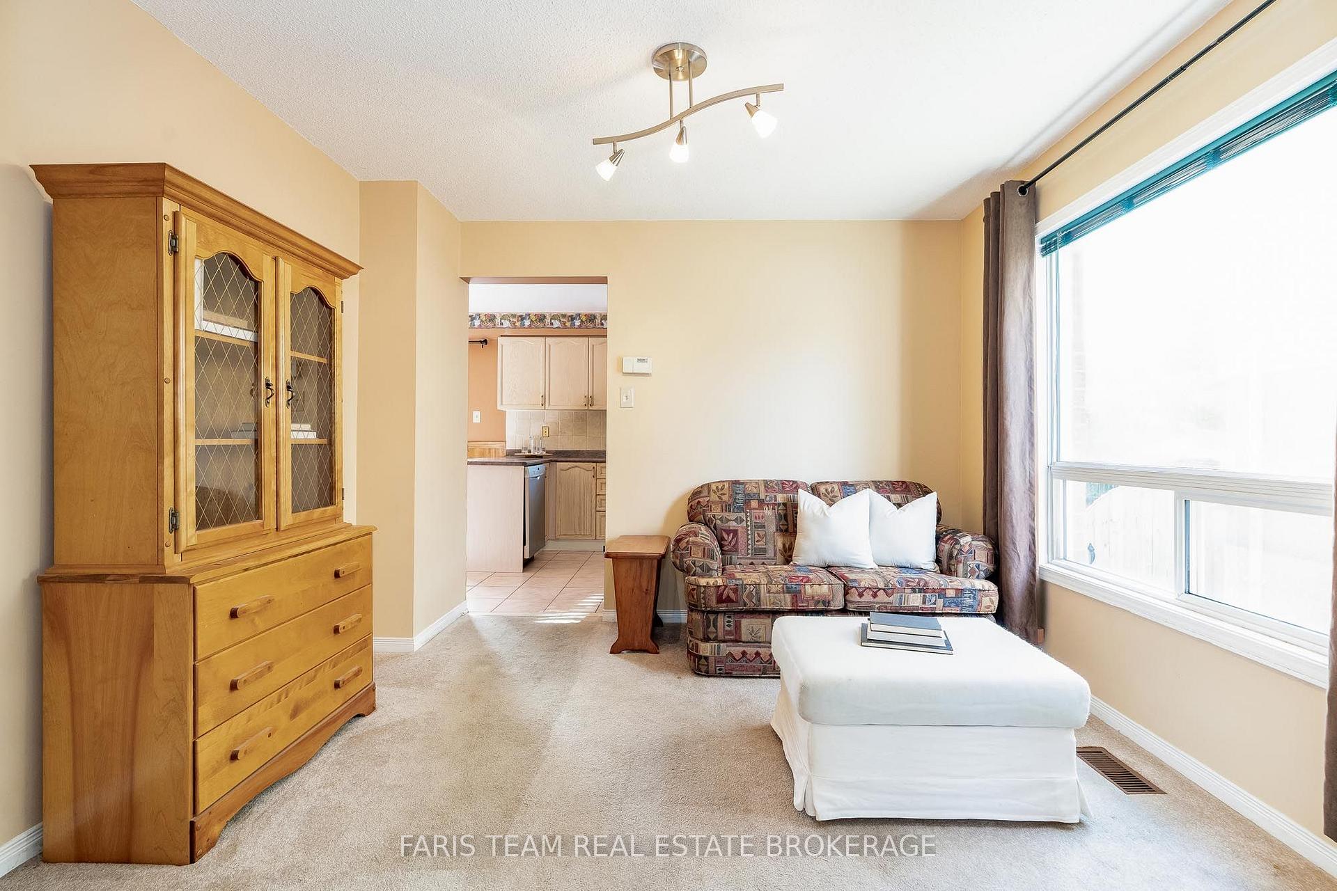 Photo 16 of 230 Mary Anne Drive, Barrie, Painswick North — HOMEH