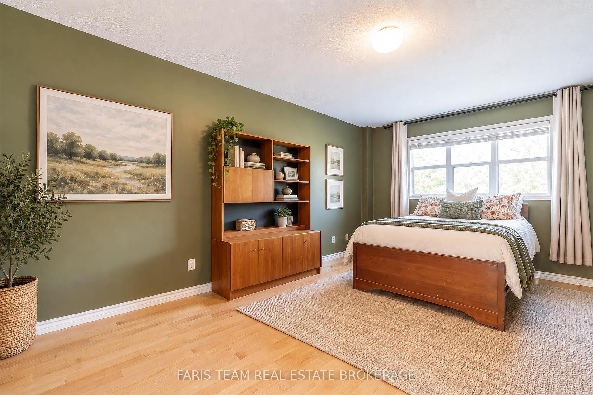 Photo 21 of 230 Mary Anne Drive, Barrie, Painswick North — HOMEH