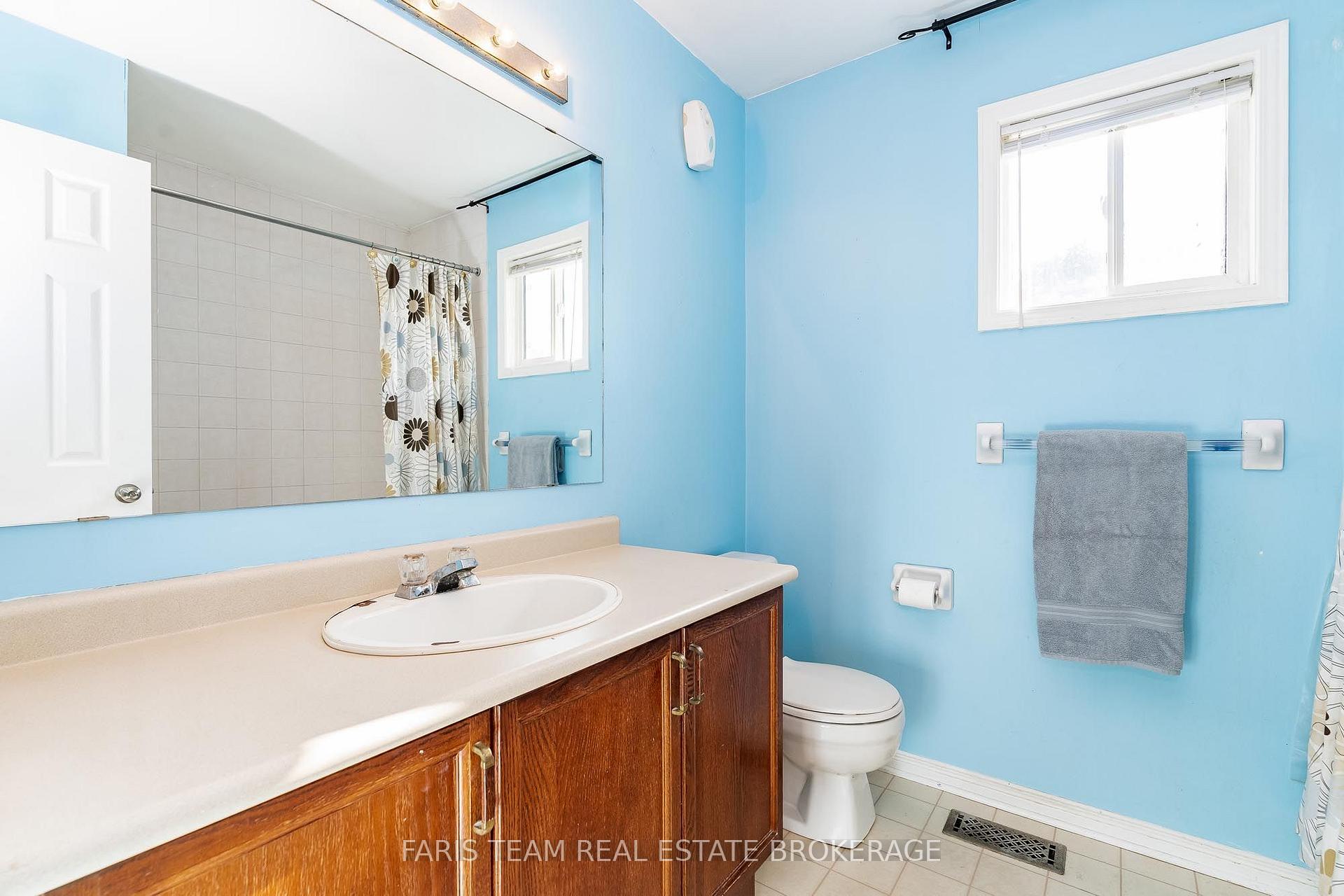 Photo 27 of 230 Mary Anne Drive, Barrie, Painswick North — HOMEH