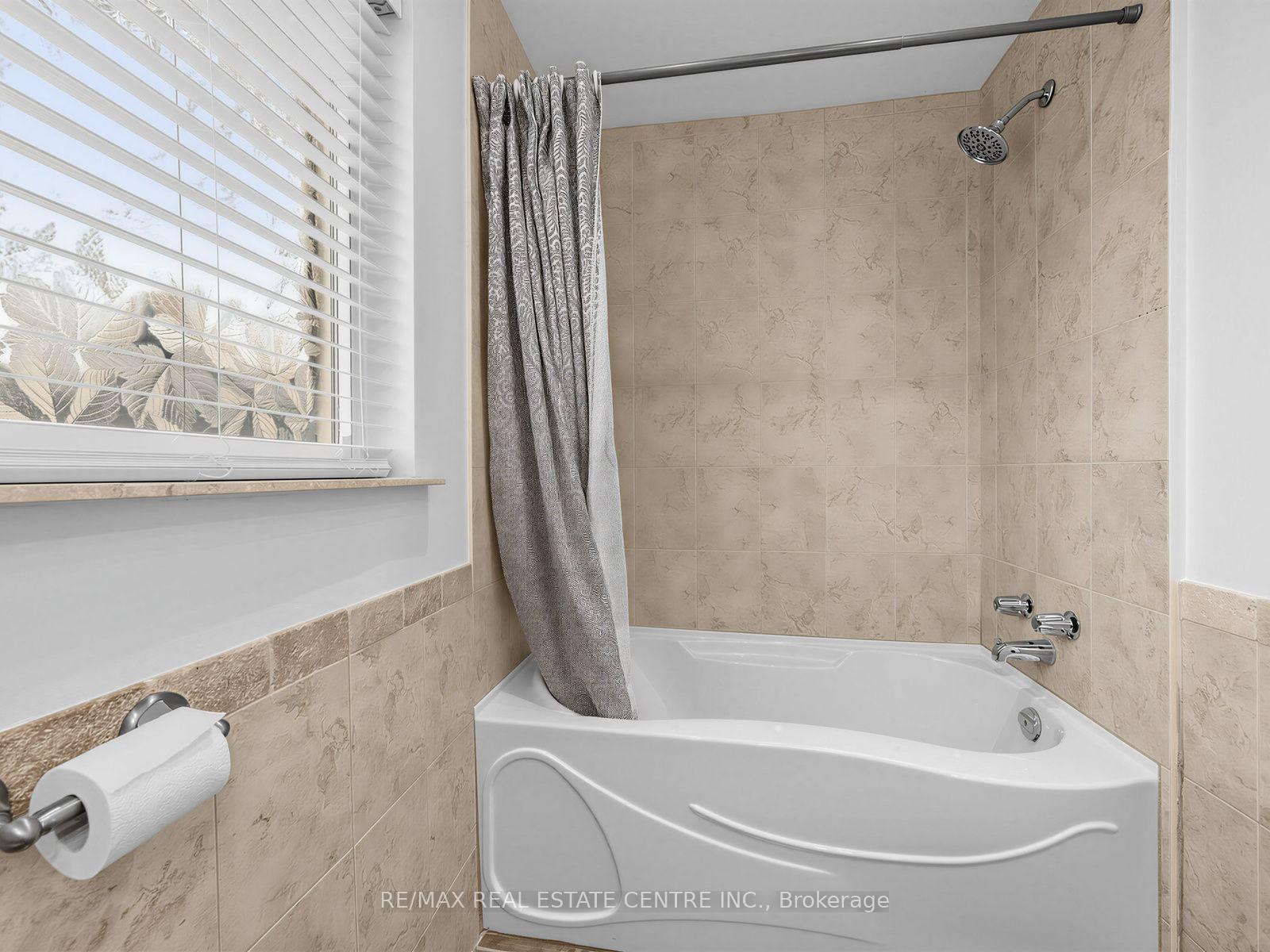 Photo 31 of 2475 Brookhurst Road, Mississauga, Clarkson — HOMEH