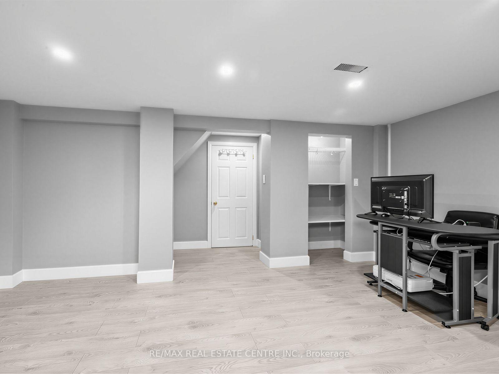 Photo 49 of 2475 Brookhurst Road, Mississauga, Clarkson — HOMEH