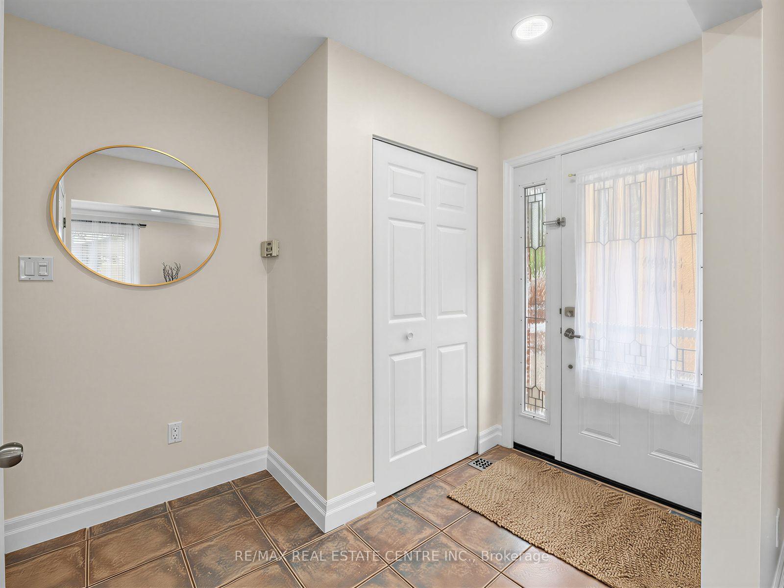 Photo 12 of 2475 Brookhurst Road, Mississauga, Clarkson — HOMEH