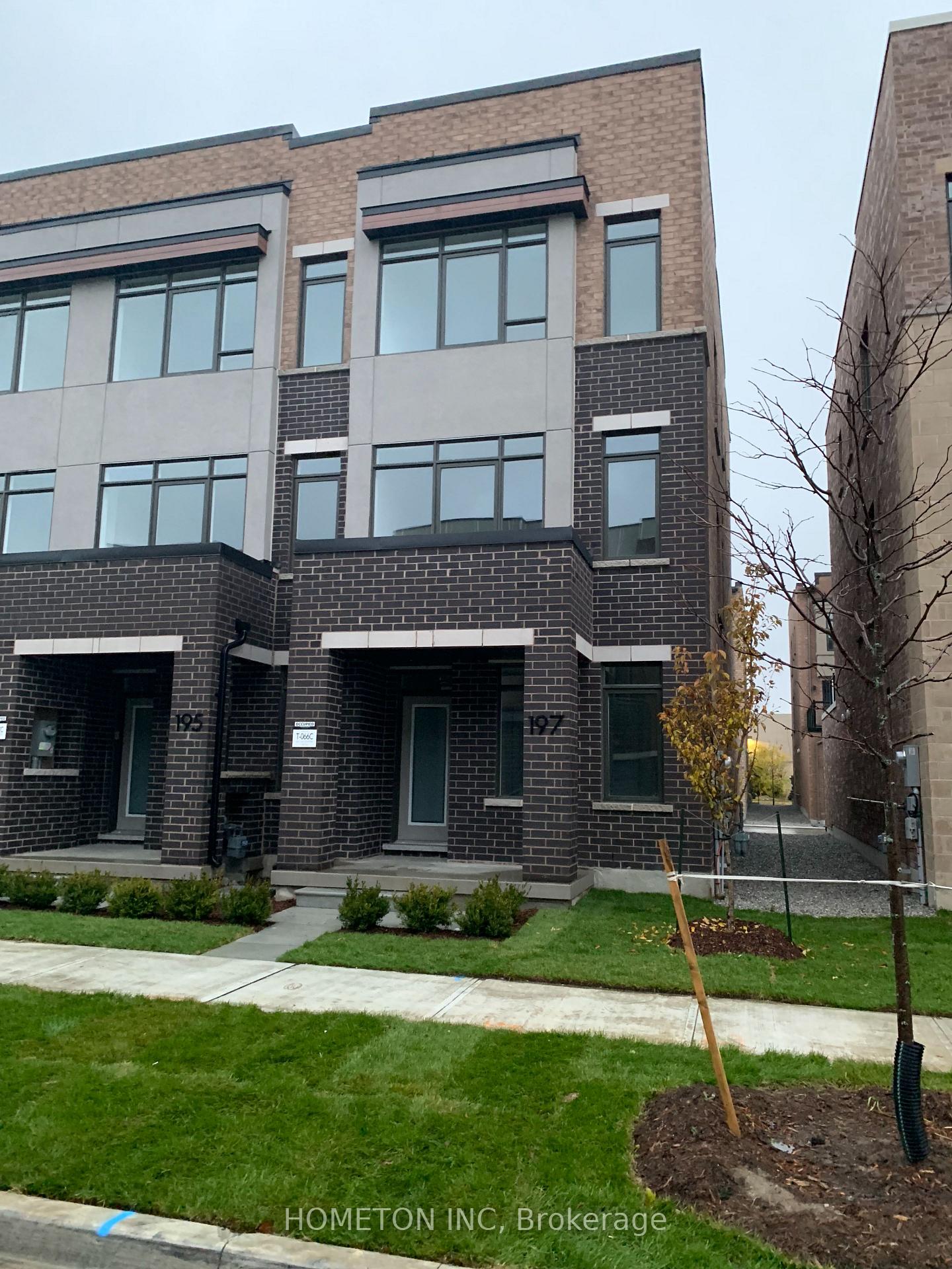 Photo 6 of 197 Salterton Circle, Vaughan, Maple — HOMEH