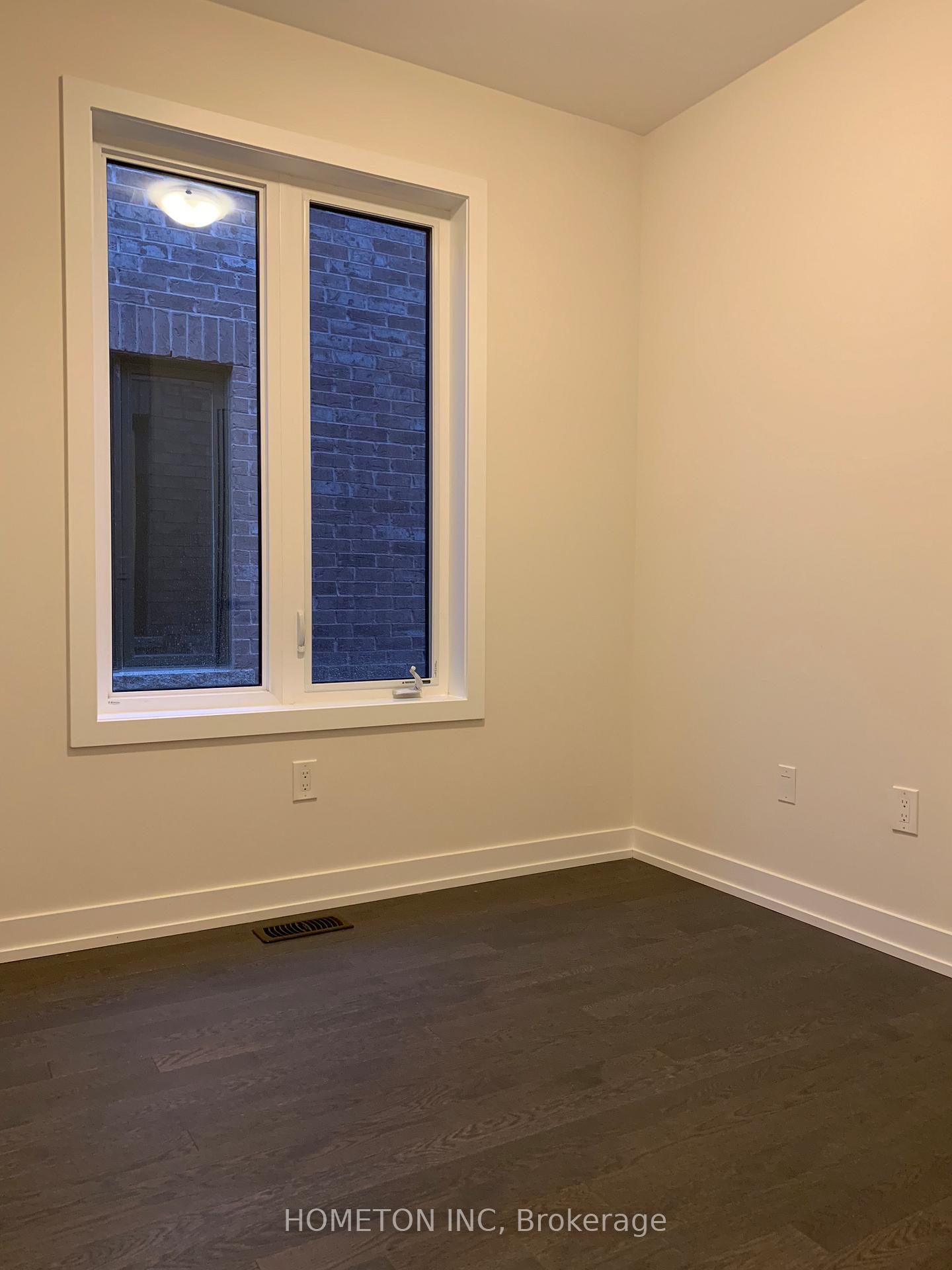 Photo 4 of 197 Salterton Circle, Vaughan, Maple — HOMEH