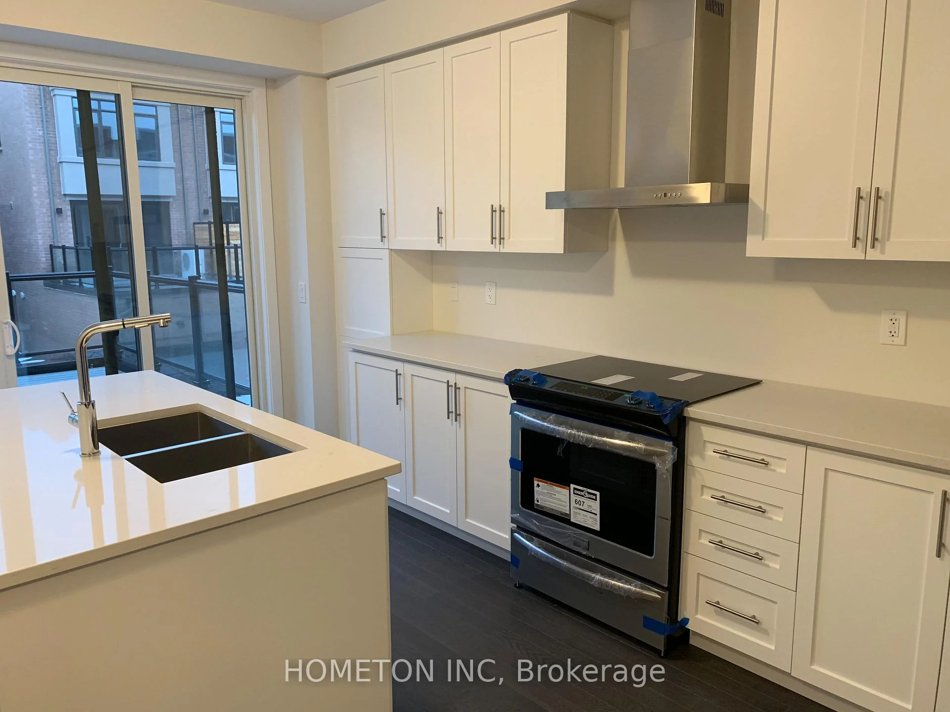 Photo 45 of 197 Salterton Circle, Vaughan, Maple — HOMEH