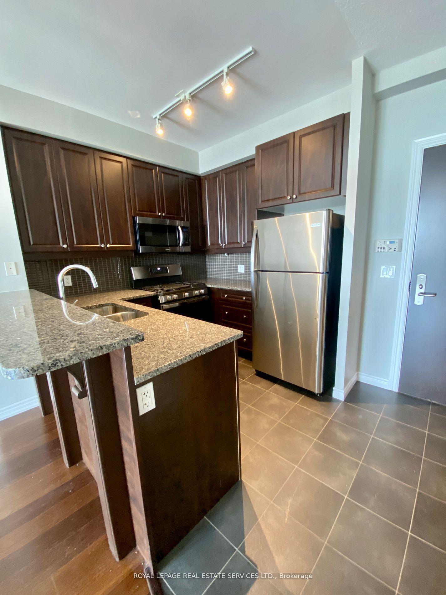 Photo 8 of Unit 502, 1135 Royal York Road, Etobicoke, Edenbridge-Humber Valley — HOMEH