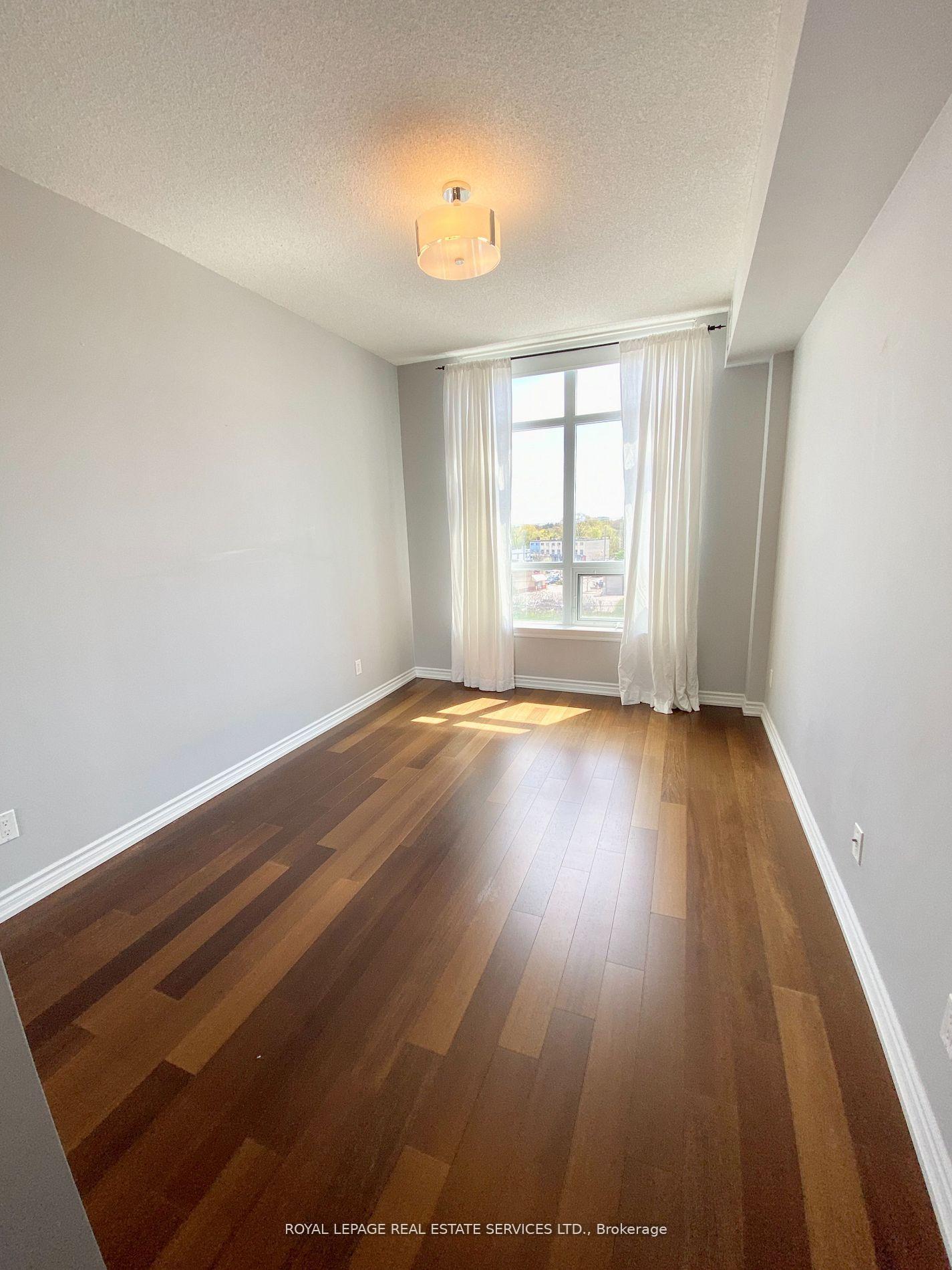 Photo 10 of Unit 502, 1135 Royal York Road, Etobicoke, Edenbridge-Humber Valley — HOMEH