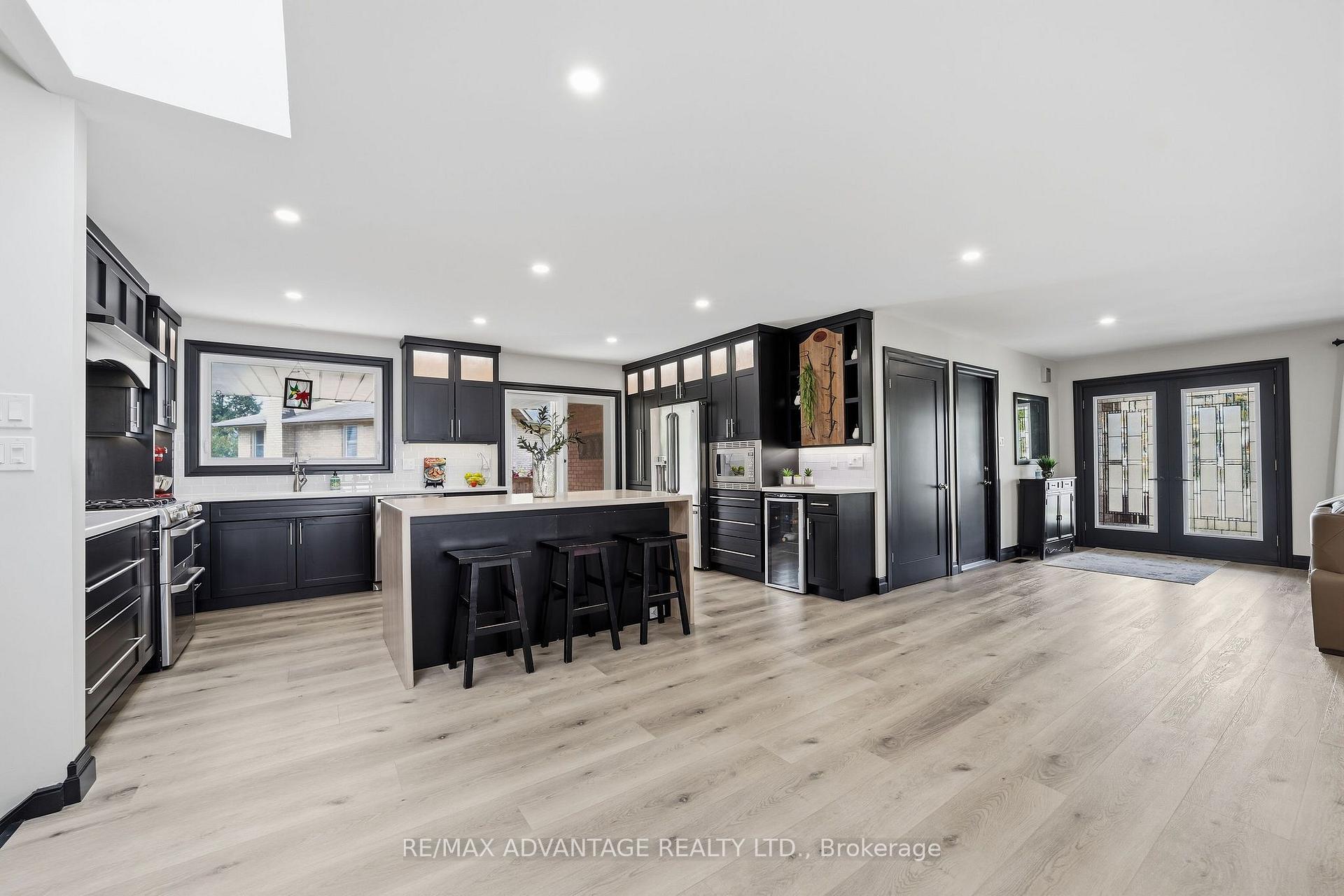 Photo 11 of 43 Lynngate Grove, London, South M — HOMEH