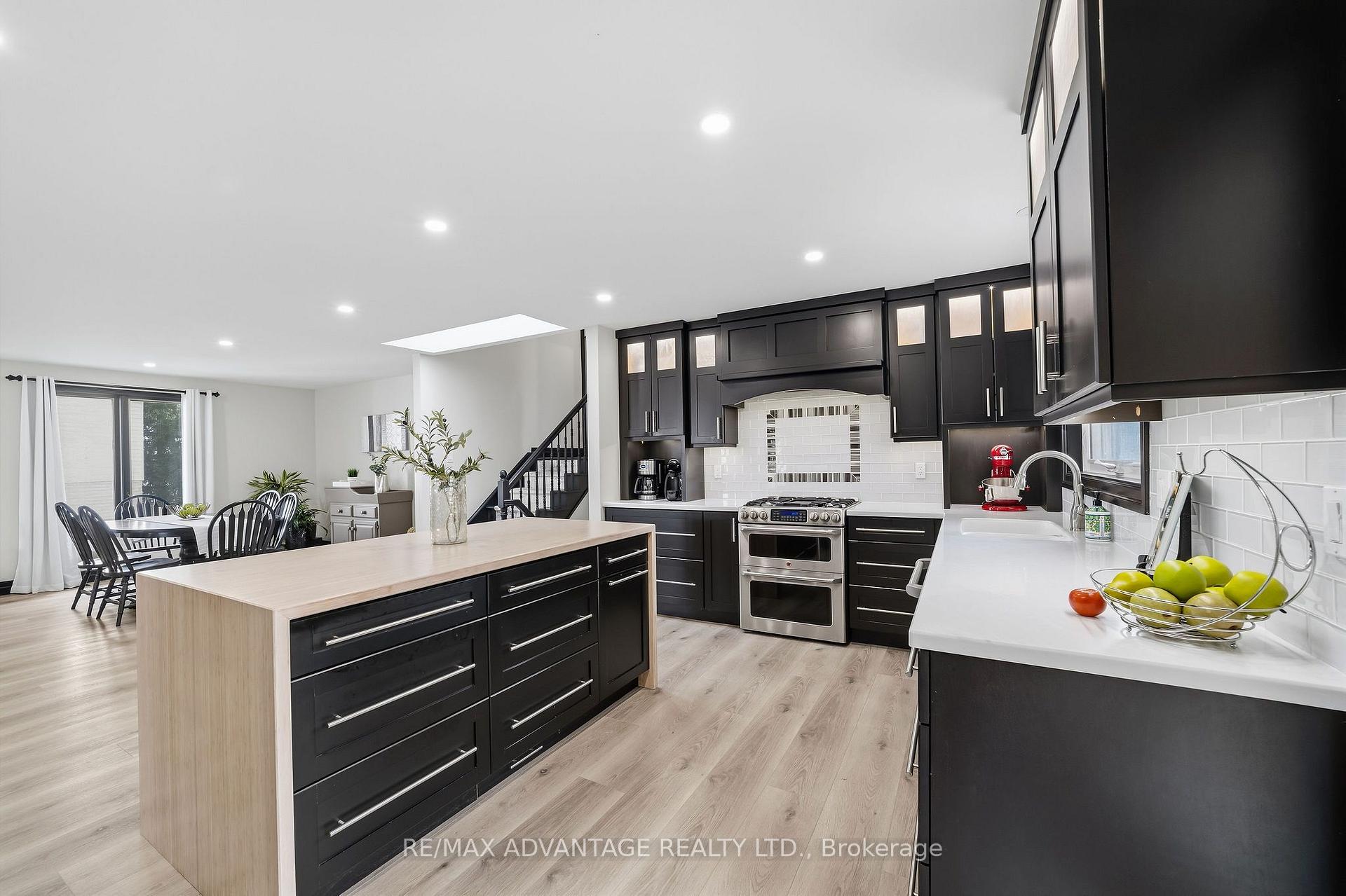 Photo 24 of 43 Lynngate Grove, London, South M — HOMEH