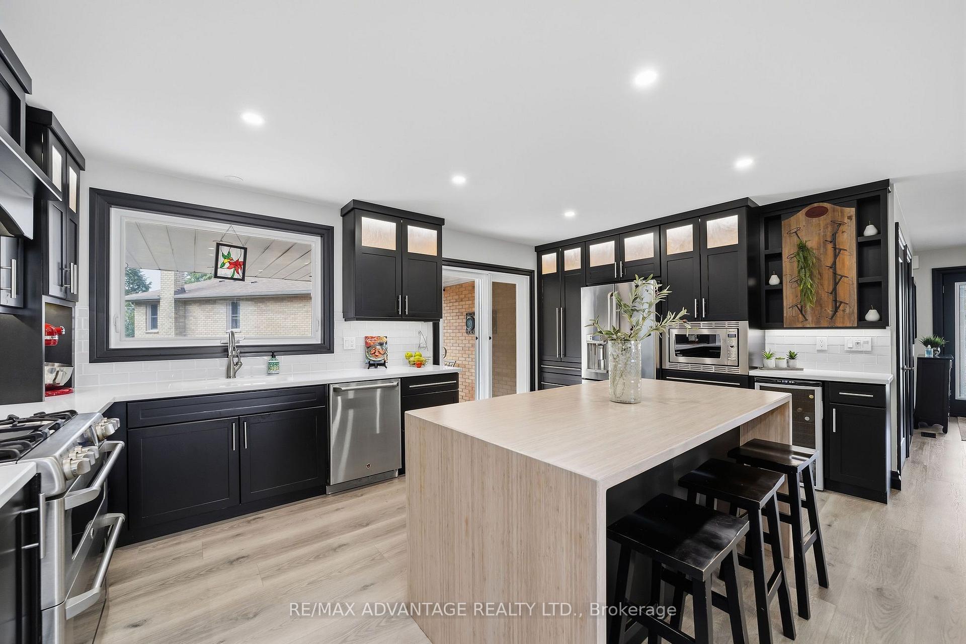 Photo 37 of 43 Lynngate Grove, London, South M — HOMEH