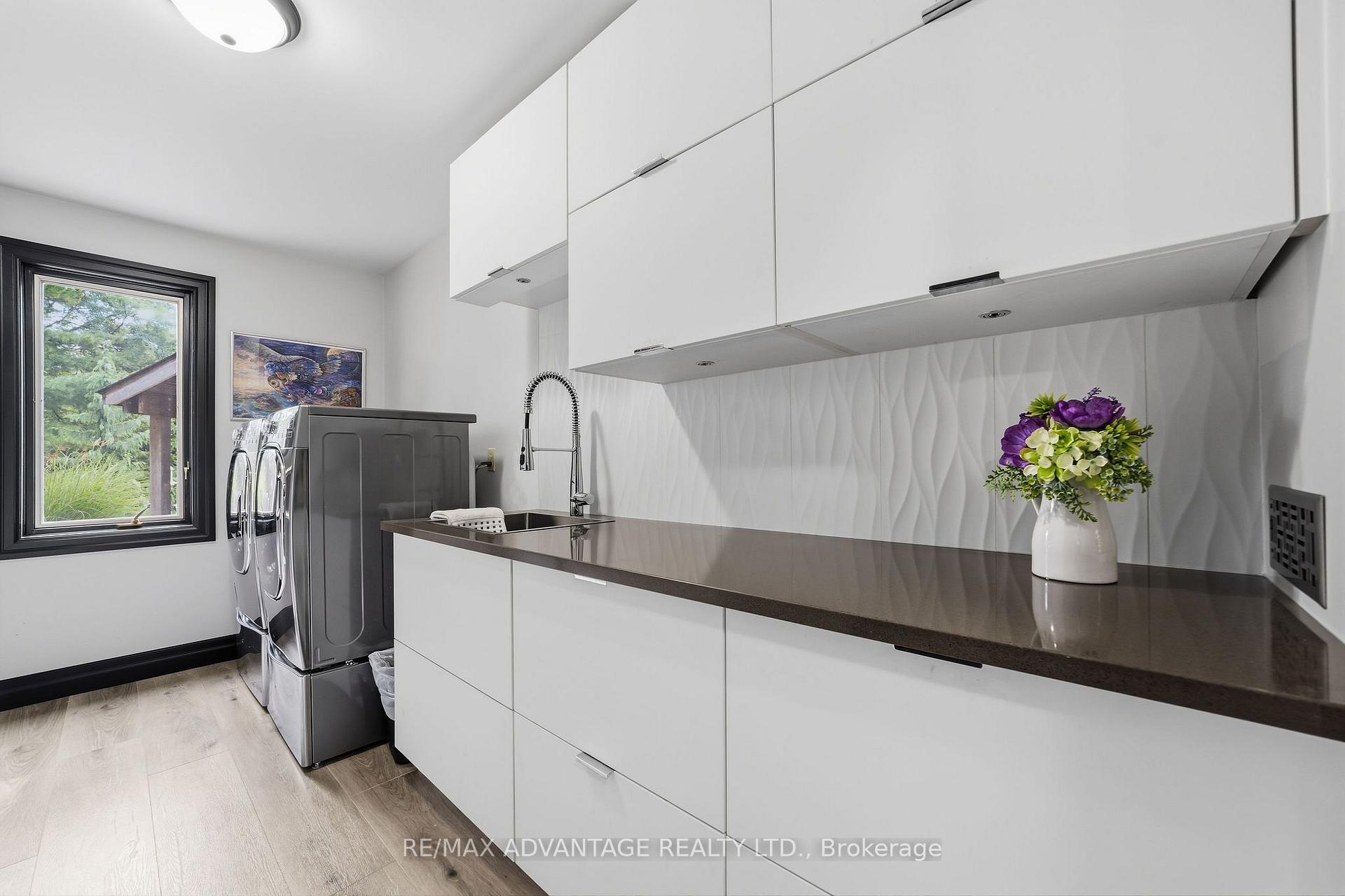 Photo 63 of 43 Lynngate Grove, London, South M — HOMEH