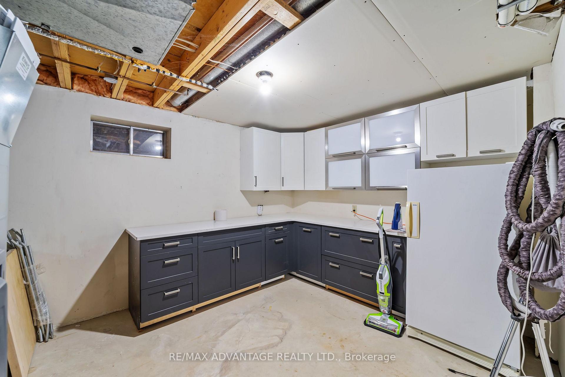 Photo 67 of 43 Lynngate Grove, London, South M — HOMEH