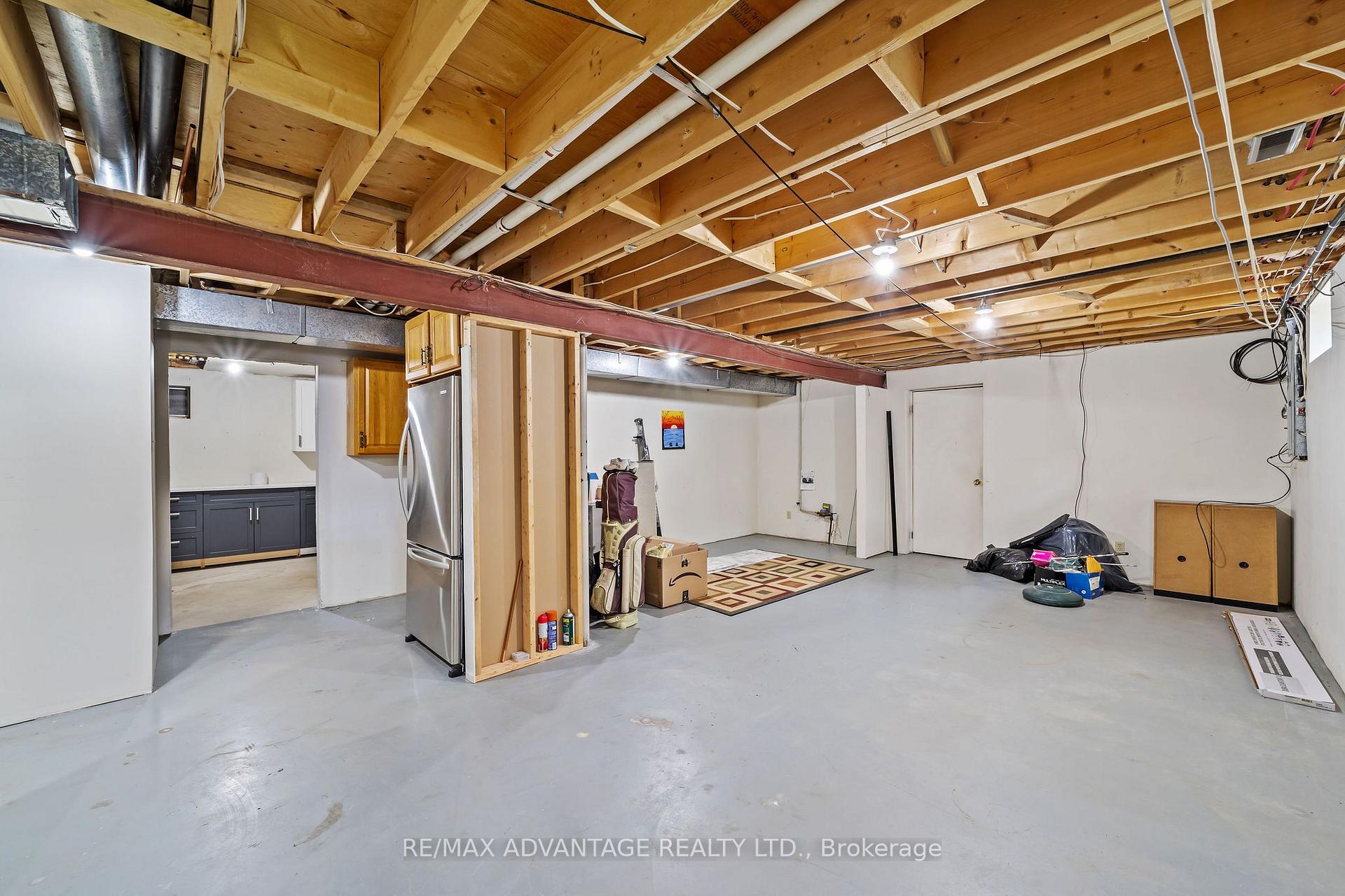 Photo 68 of 43 Lynngate Grove, London, South M — HOMEH