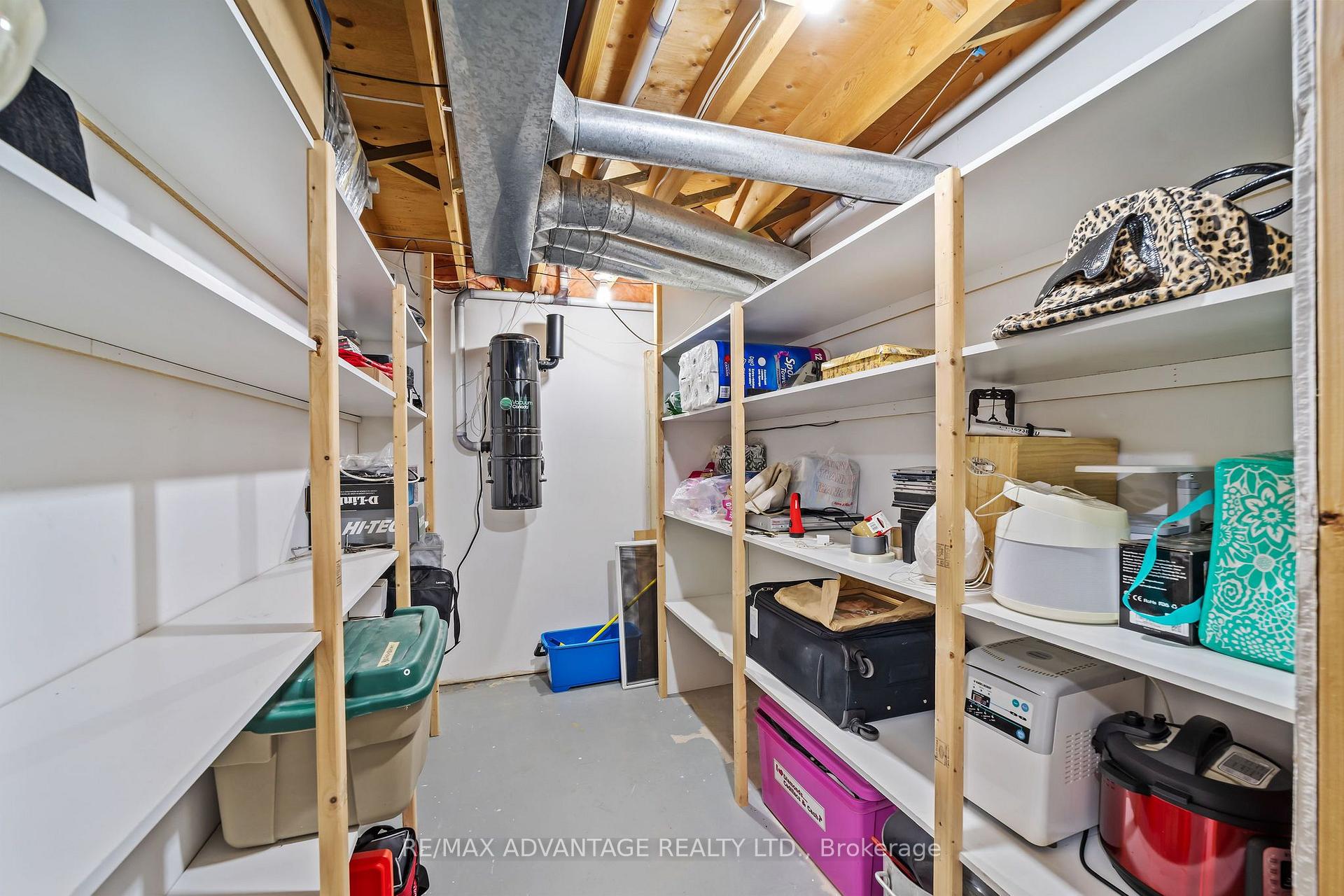 Photo 69 of 43 Lynngate Grove, London, South M — HOMEH