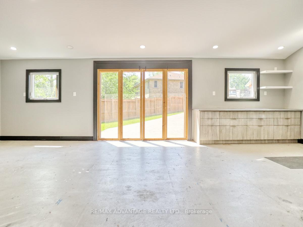 Photo 73 of 43 Lynngate Grove, London, South M — HOMEH