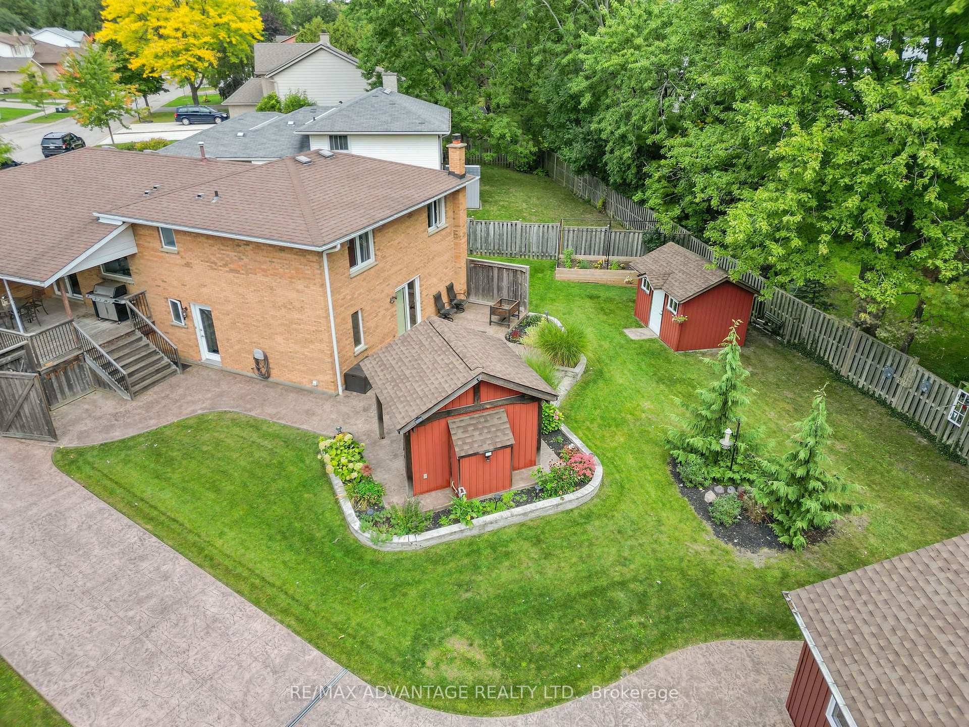 Photo 78 of 43 Lynngate Grove, London, South M — HOMEH
