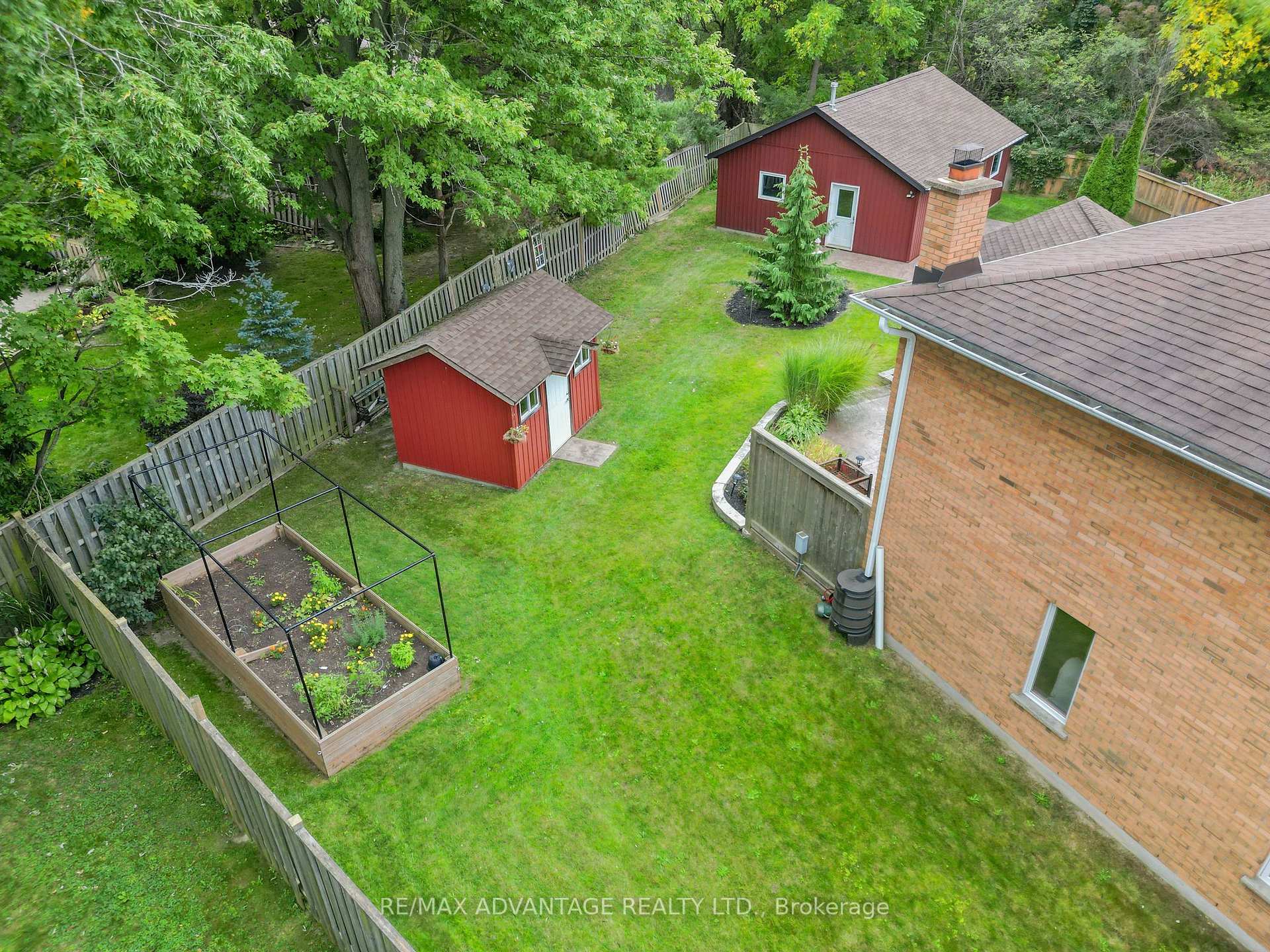 Photo 79 of 43 Lynngate Grove, London, South M — HOMEH