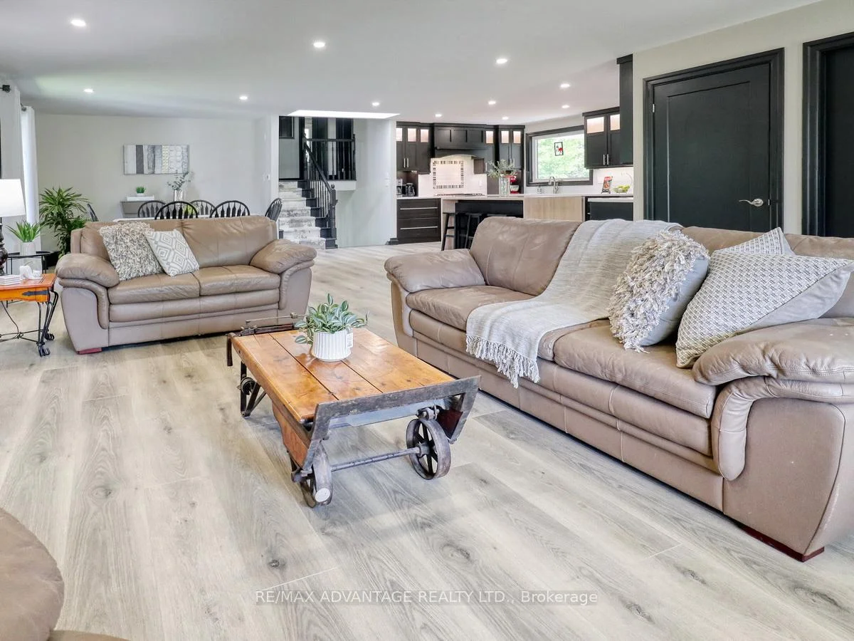 Photo 13 of 43 Lynngate Grove, London, South M — HOMEH