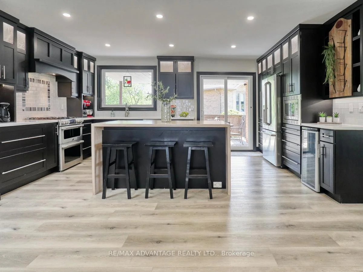 Photo 14 of 43 Lynngate Grove, London, South M — HOMEH