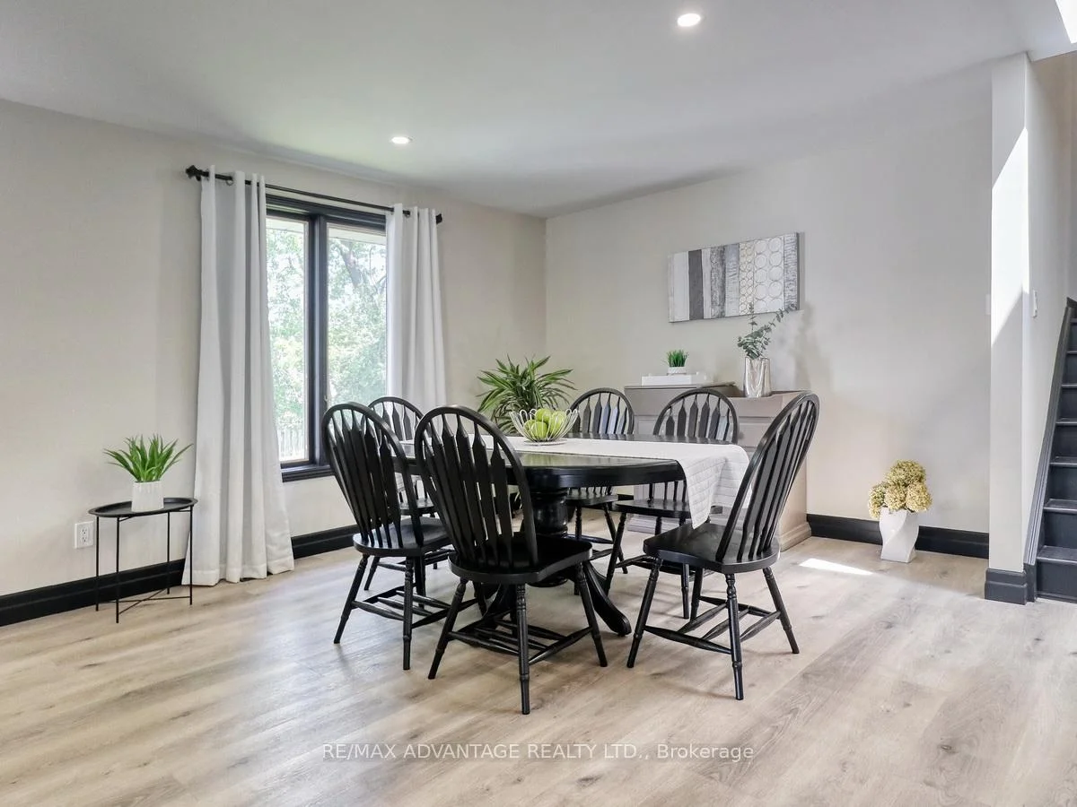 Photo 19 of 43 Lynngate Grove, London, South M — HOMEH