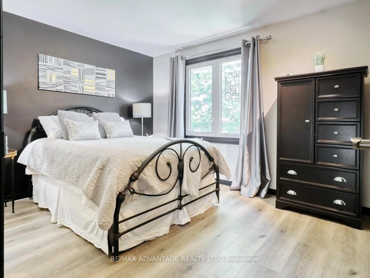 Photo 26 of 43 Lynngate Grove, London, South M — HOMEH