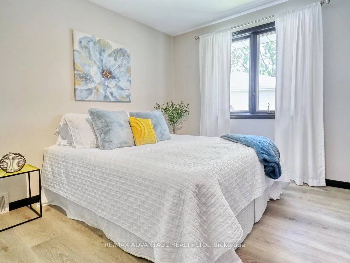 Photo 28 of 43 Lynngate Grove, London, South M — HOMEH