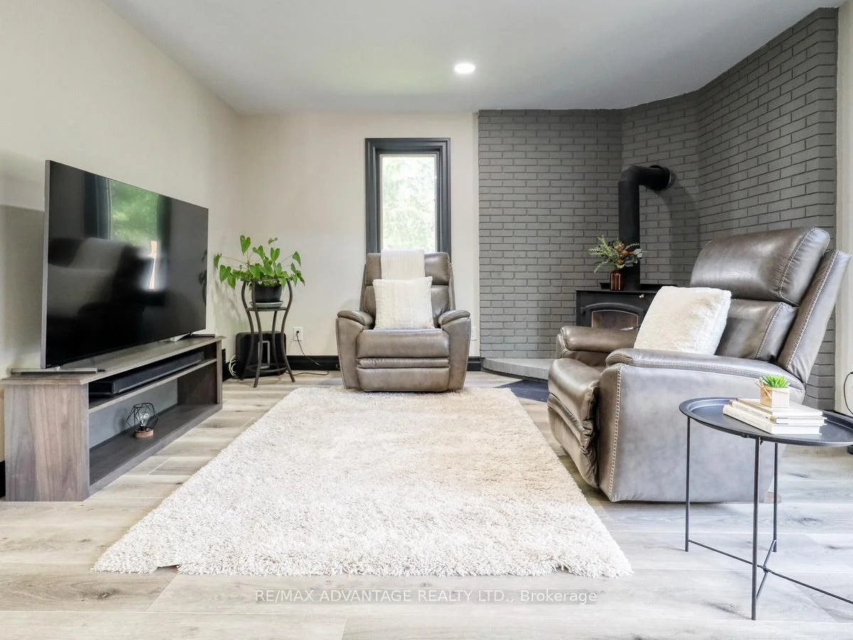 Photo 34 of 43 Lynngate Grove, London, South M — HOMEH