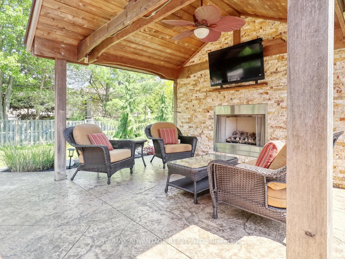 Photo 42 of 43 Lynngate Grove, London, South M — HOMEH