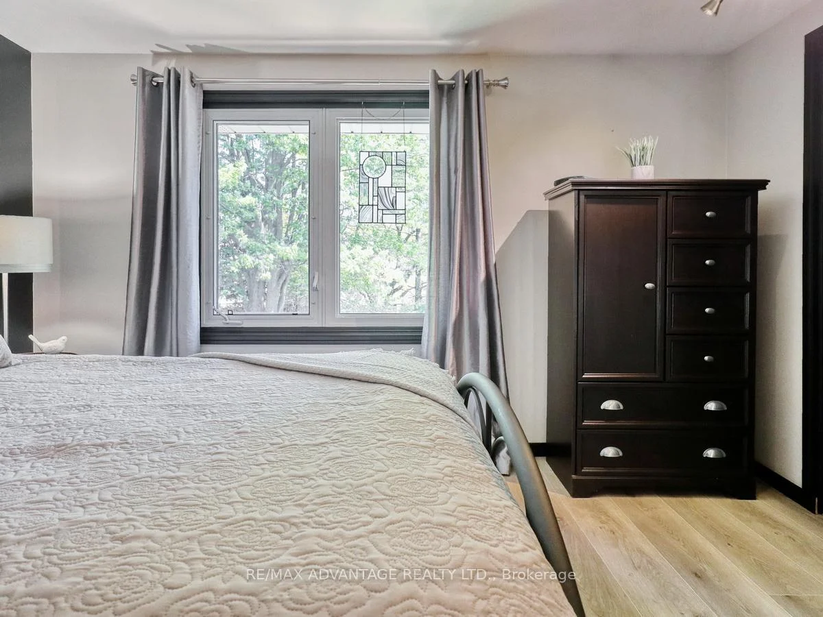 Photo 47 of 43 Lynngate Grove, London, South M — HOMEH