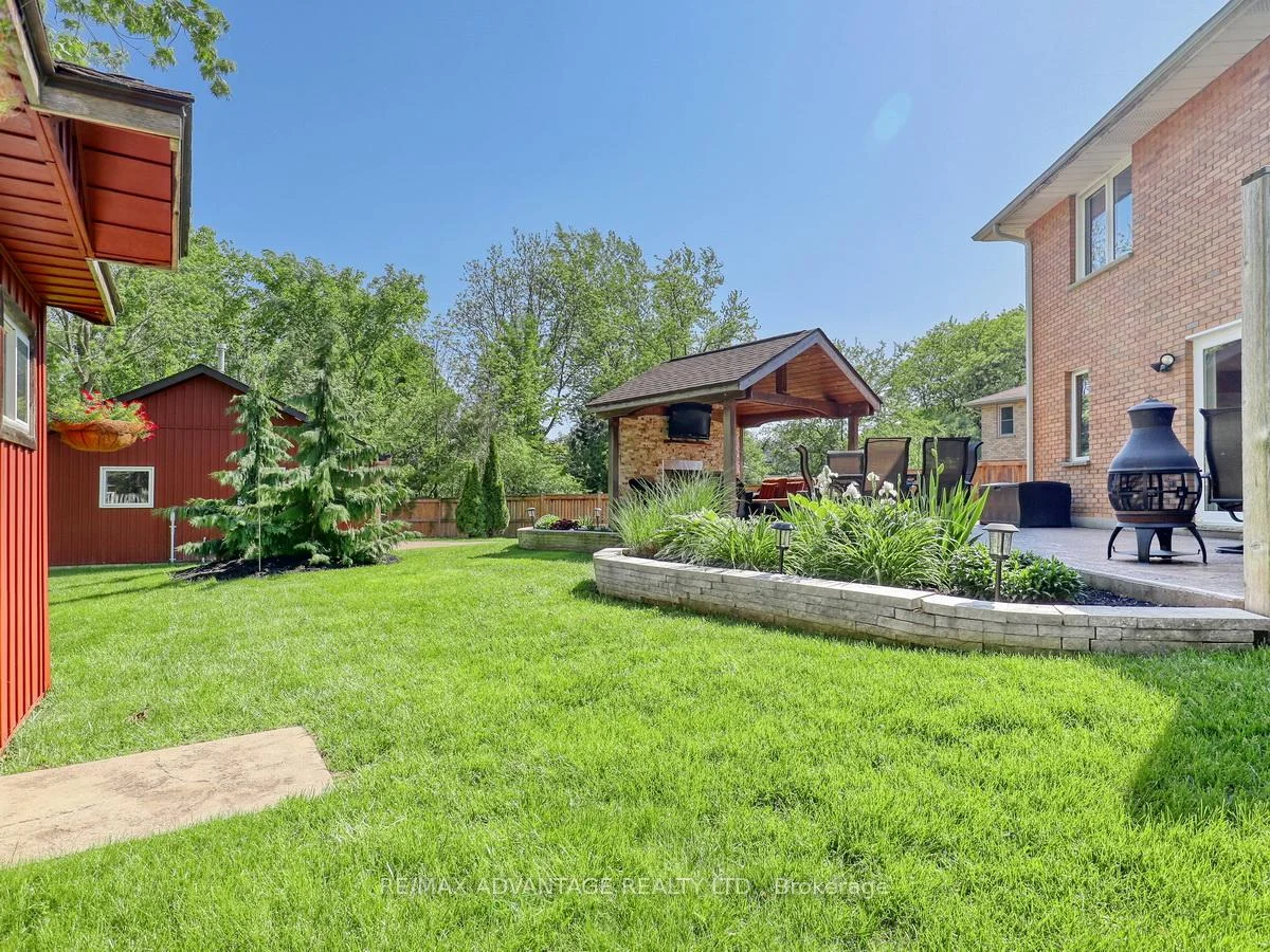 Photo 52 of 43 Lynngate Grove, London, South M — HOMEH