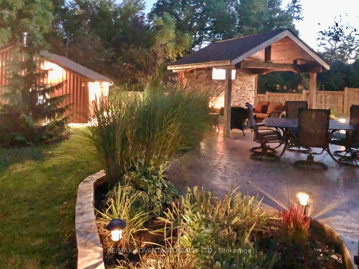 Photo 86 of 43 Lynngate Grove, London, South M — HOMEH