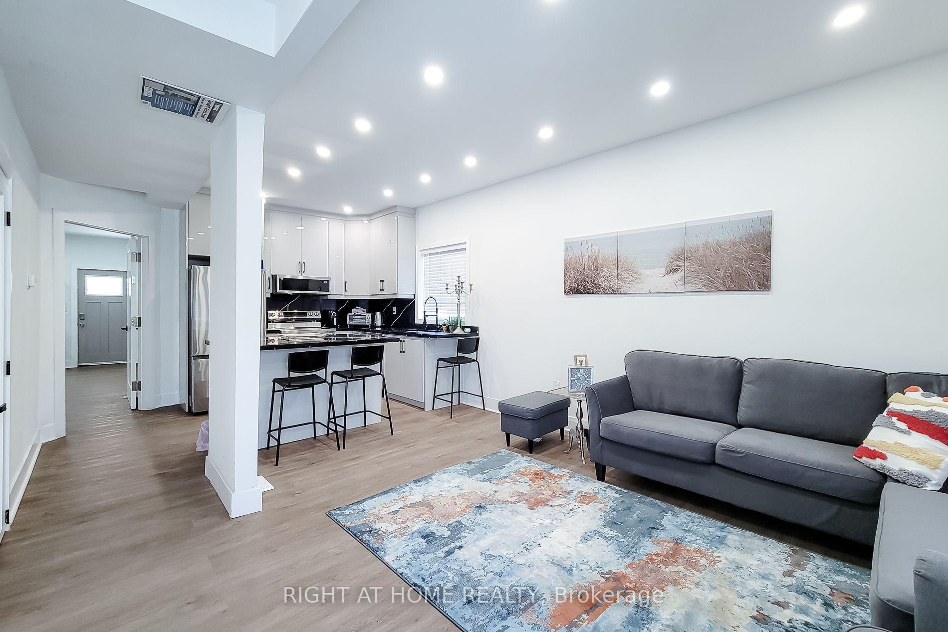 Photo of 78 Hillyard Street E